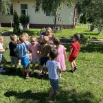 В нашому садочку щоденно проводиться загартовування дітей, і їхнє оздоровлення, завдяки чому наші дітки ростуть здоровими і міцними. 2025 рік
