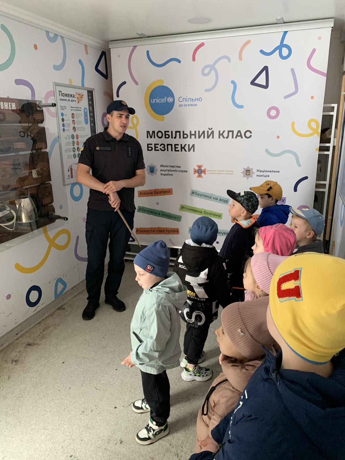 Фото без опису