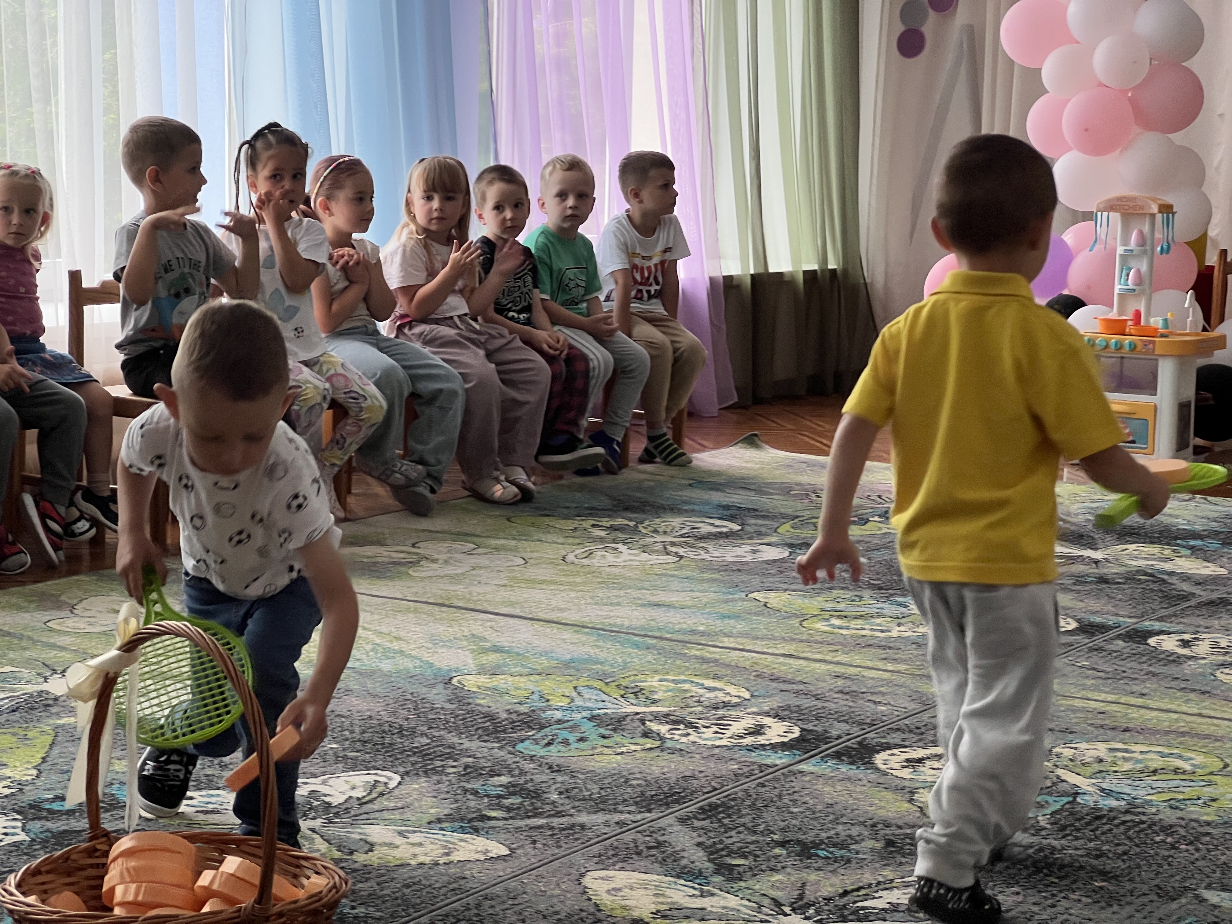Фото без опису