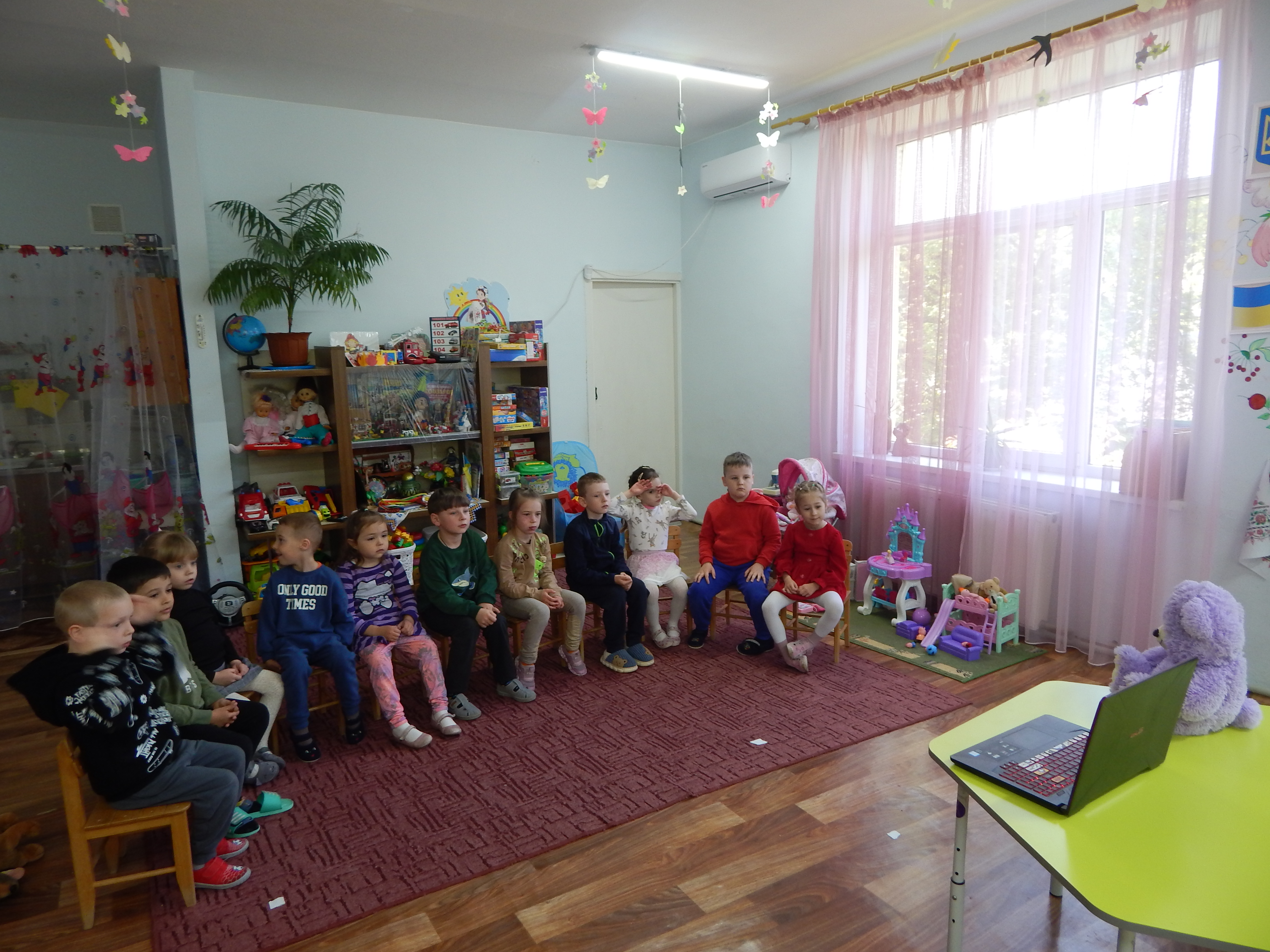 Фото без опису