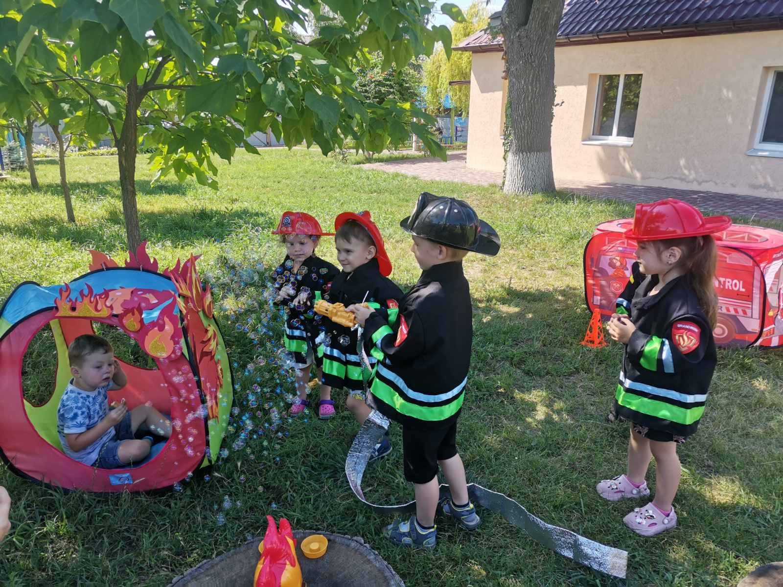 Фото без опису