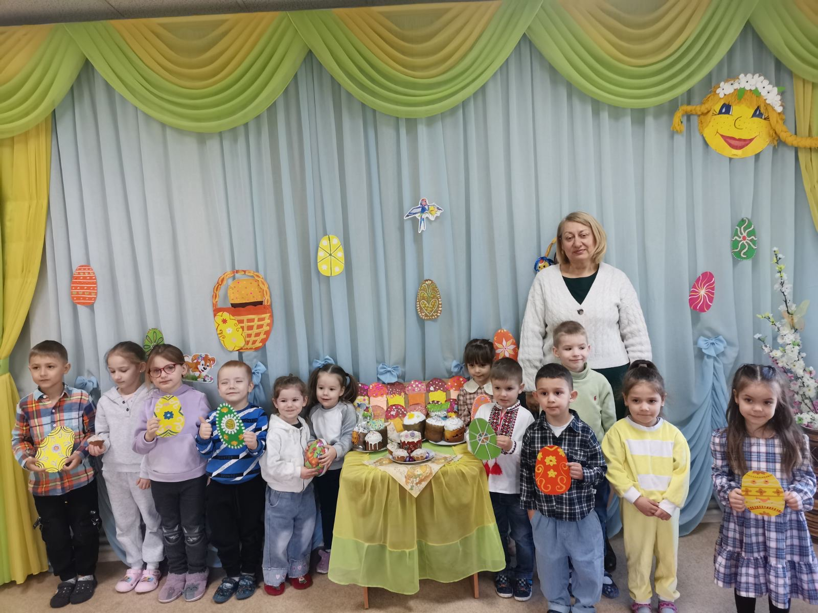 Фото без опису