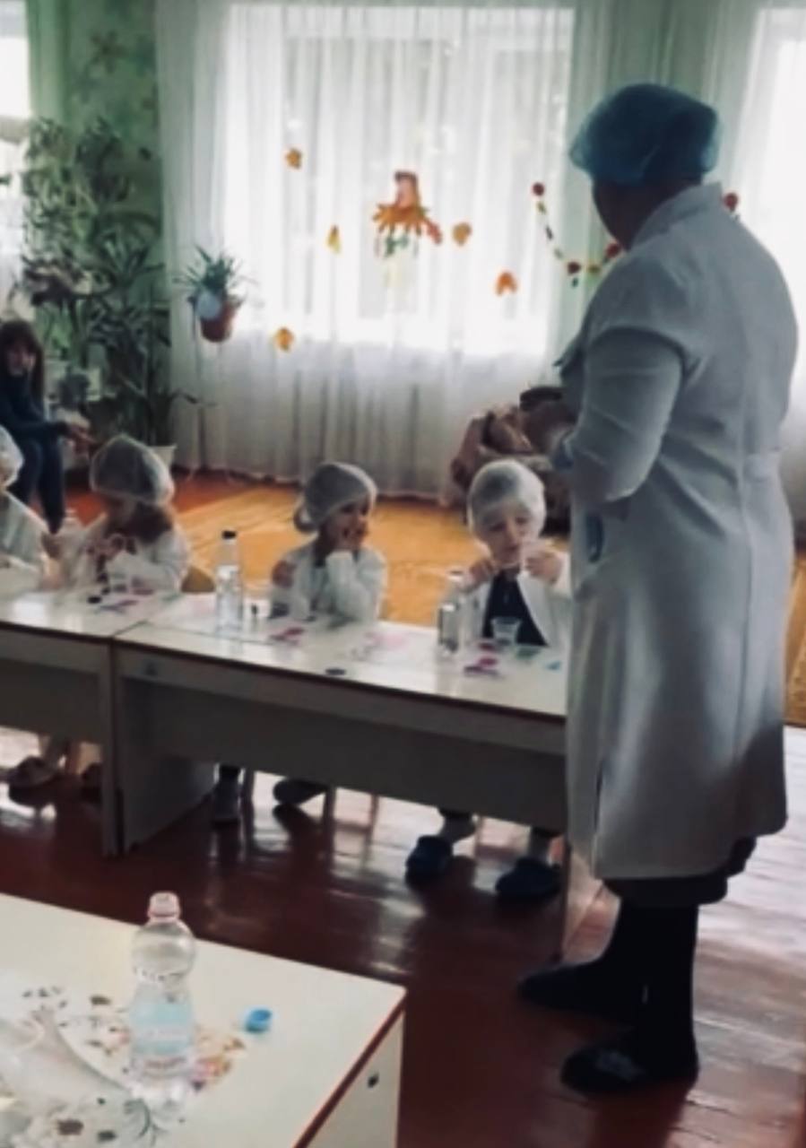 Фото без опису