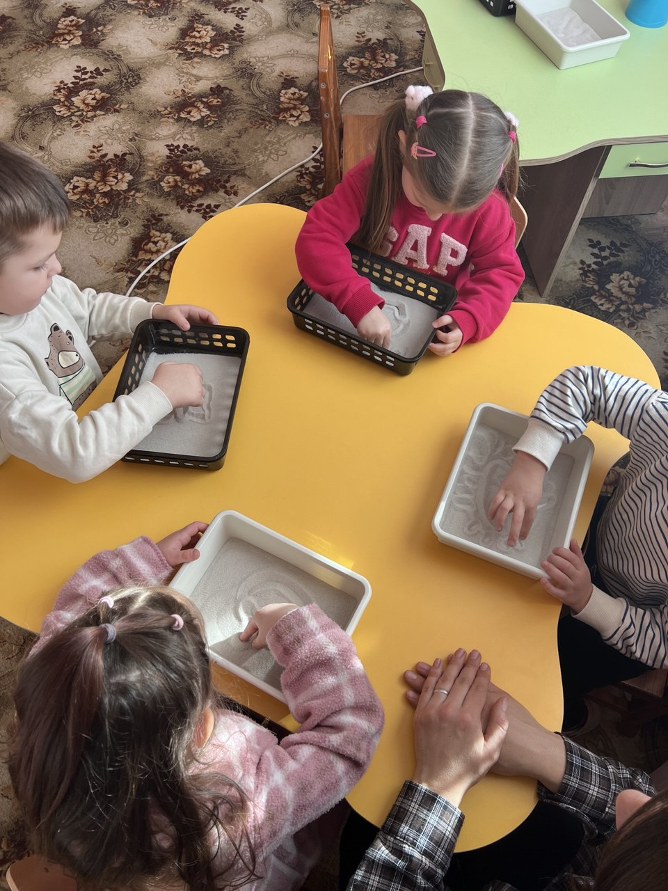 Фото без опису