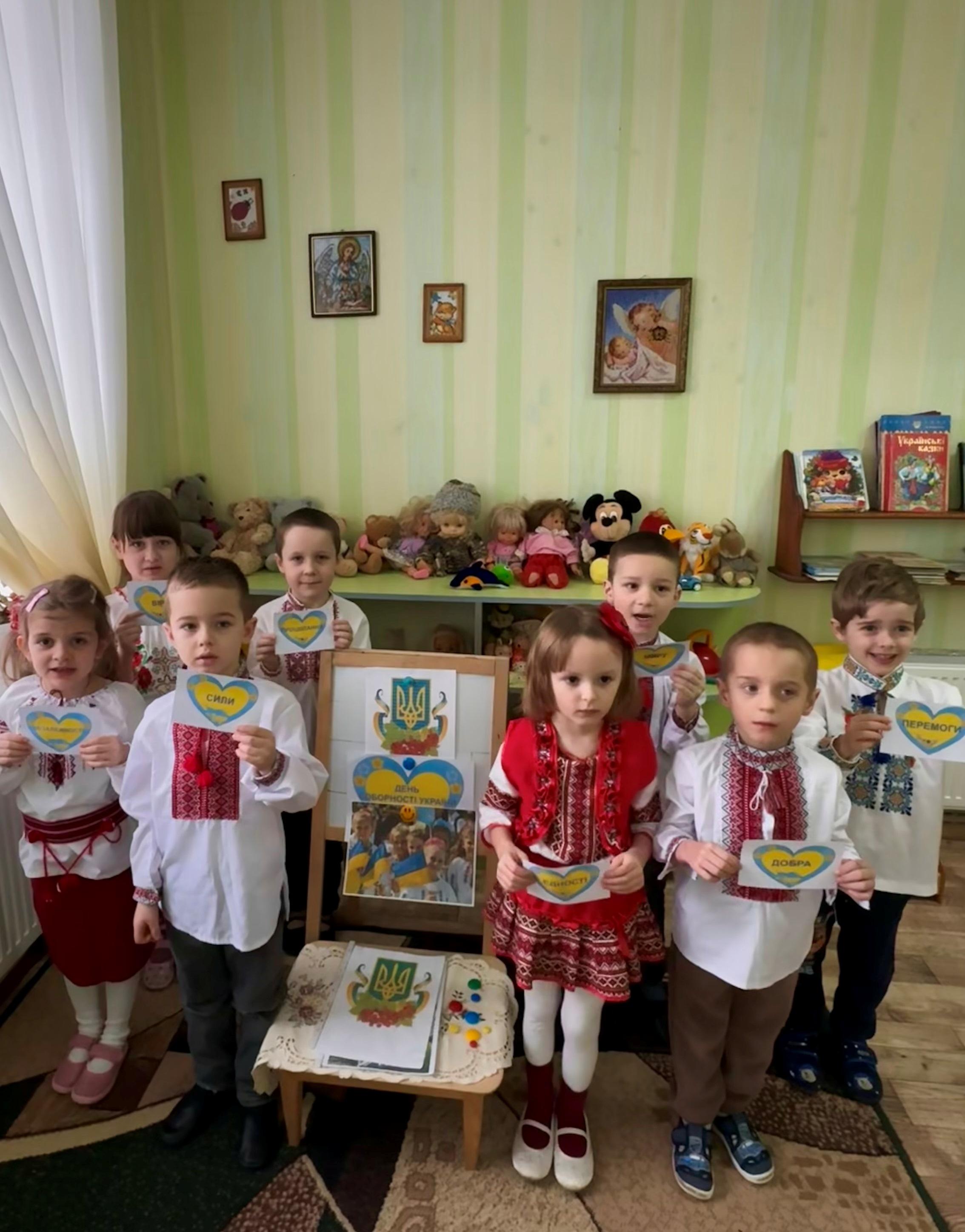 Фото без опису