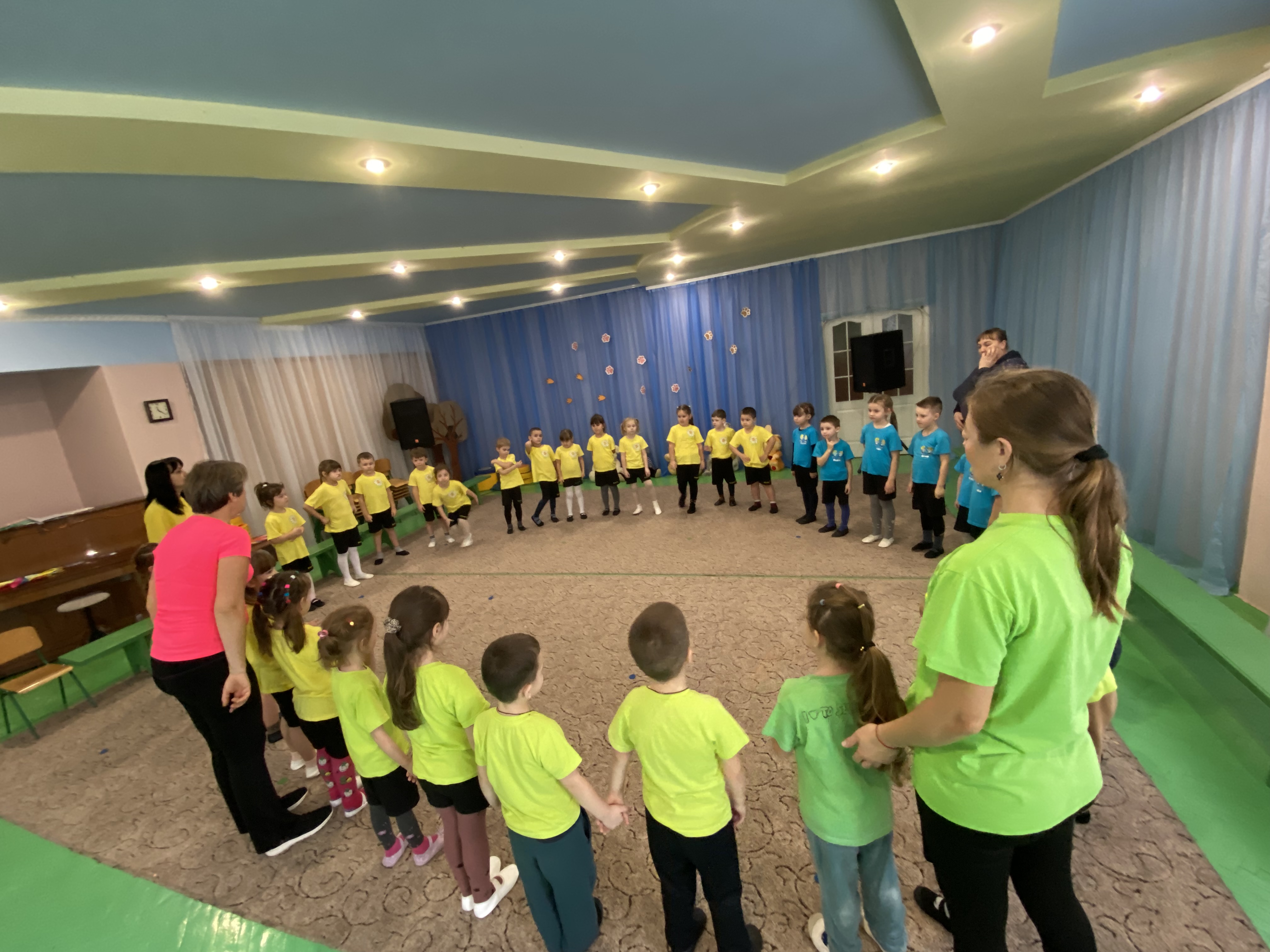 Фото без опису