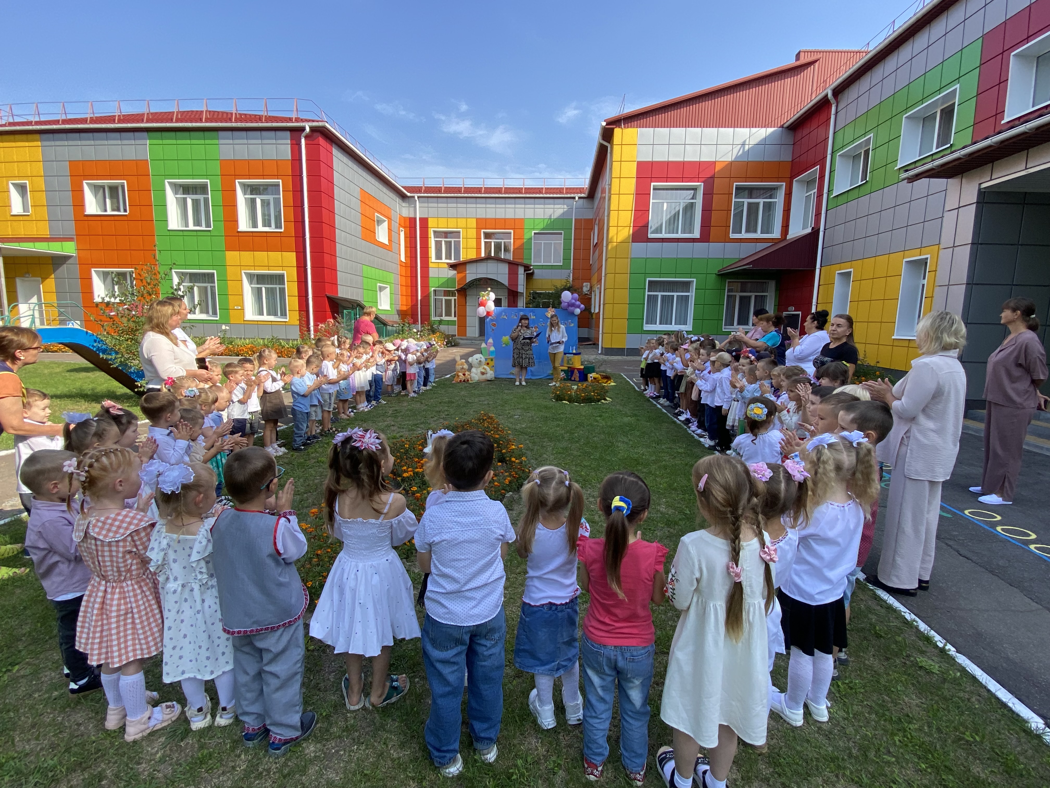 Фото без опису