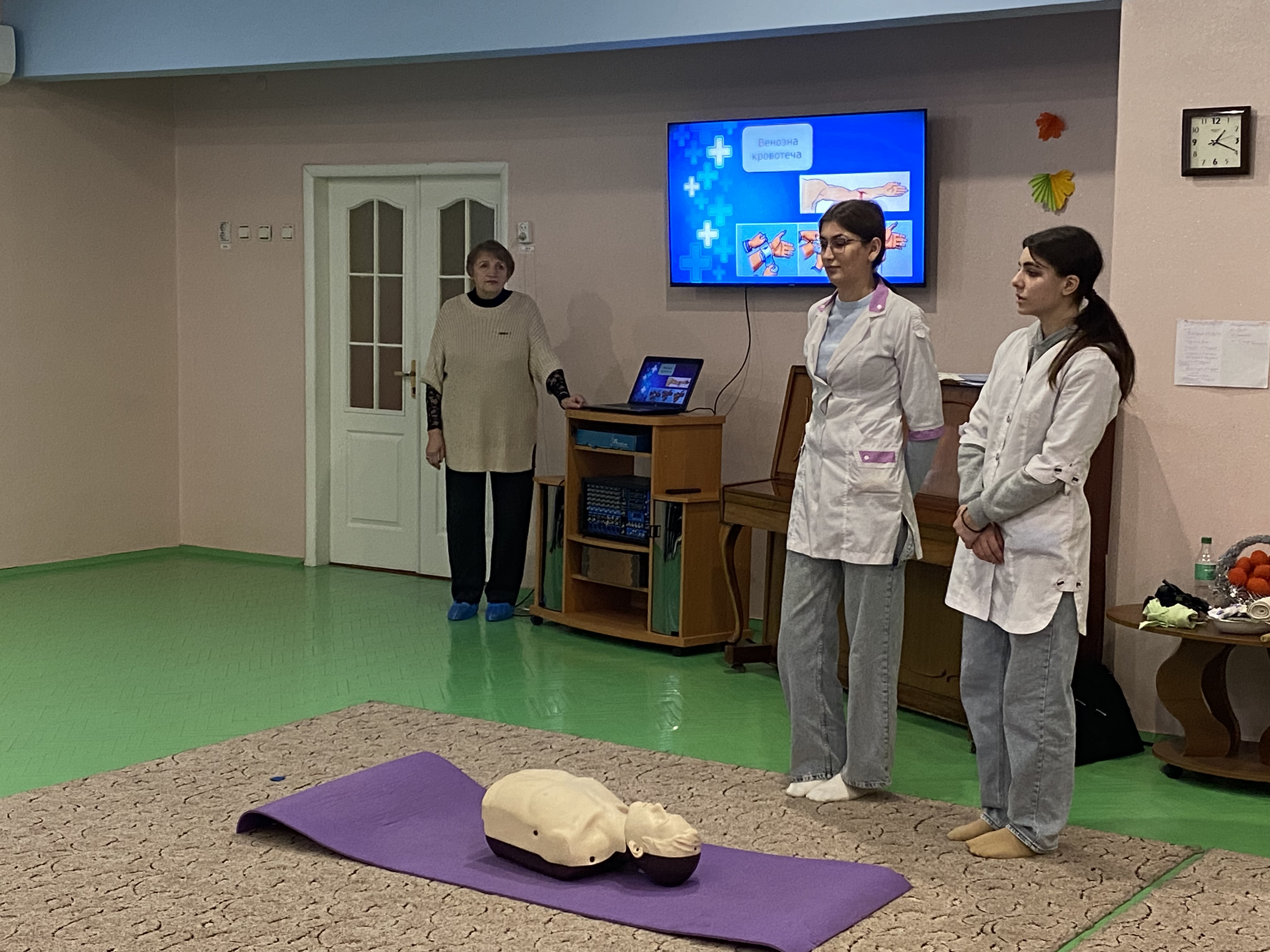 Фото без опису