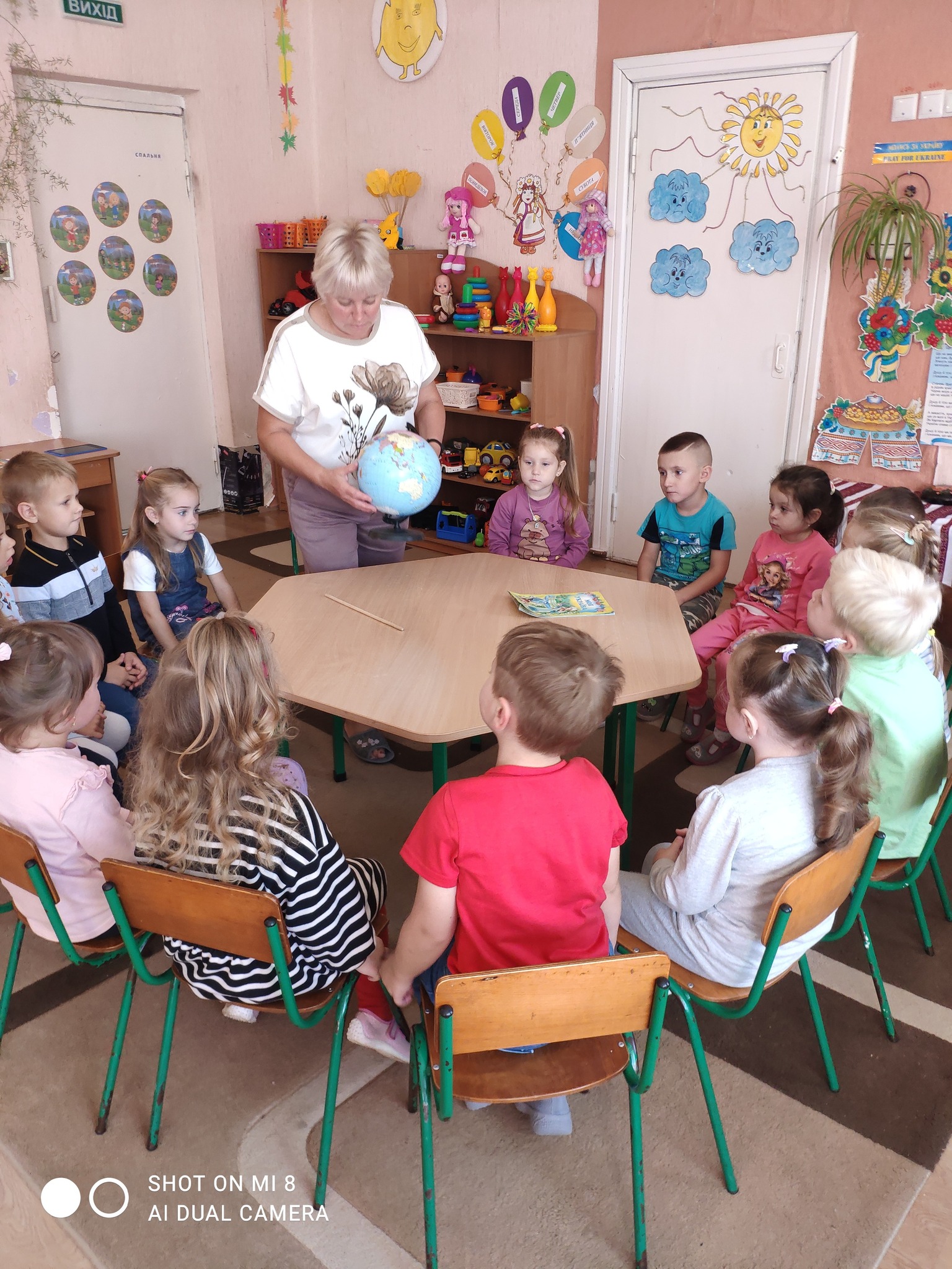 Фото без опису