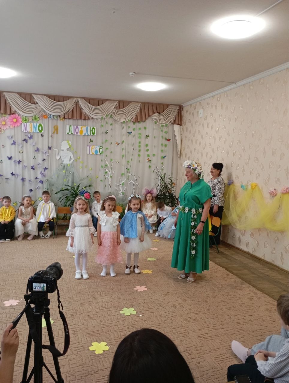 Фото без опису