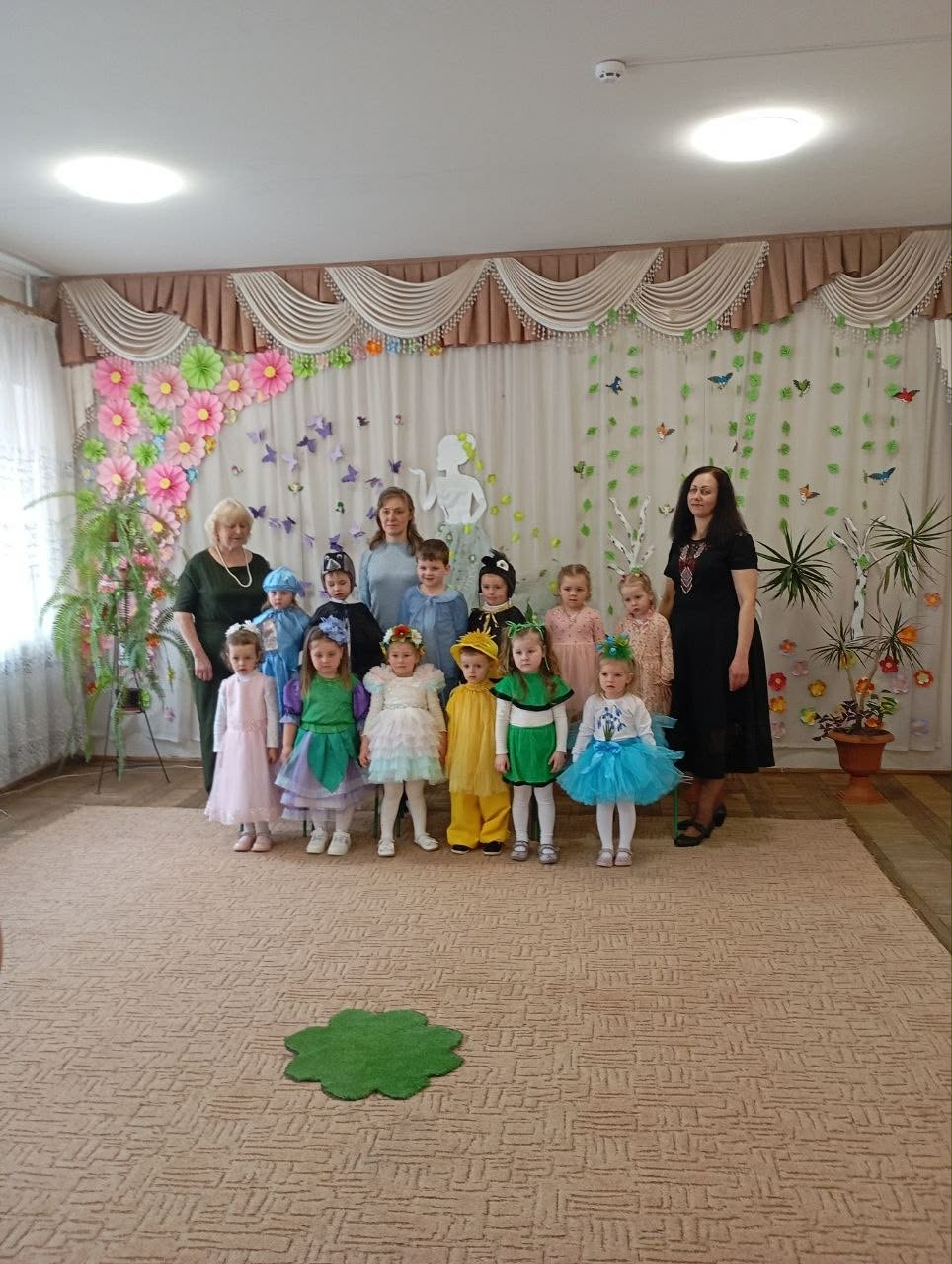 Фото без опису