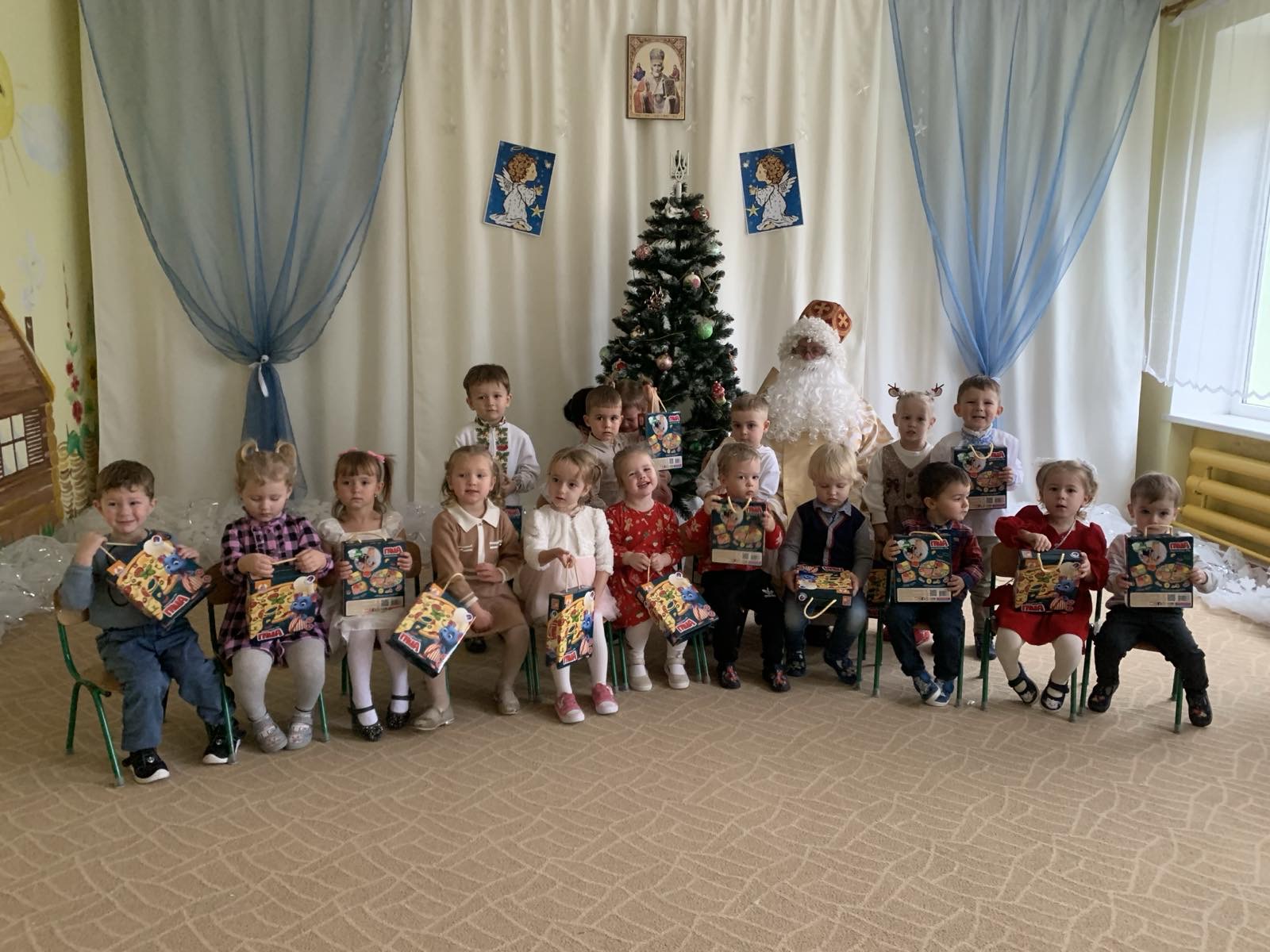 Фото без опису