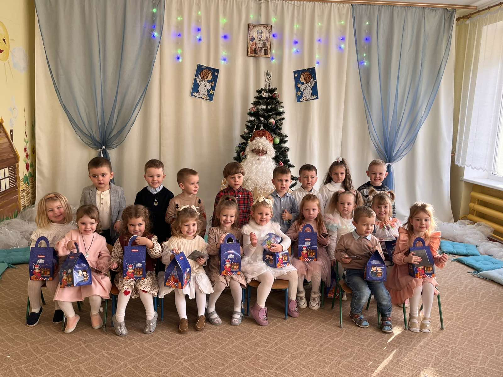 Фото без опису