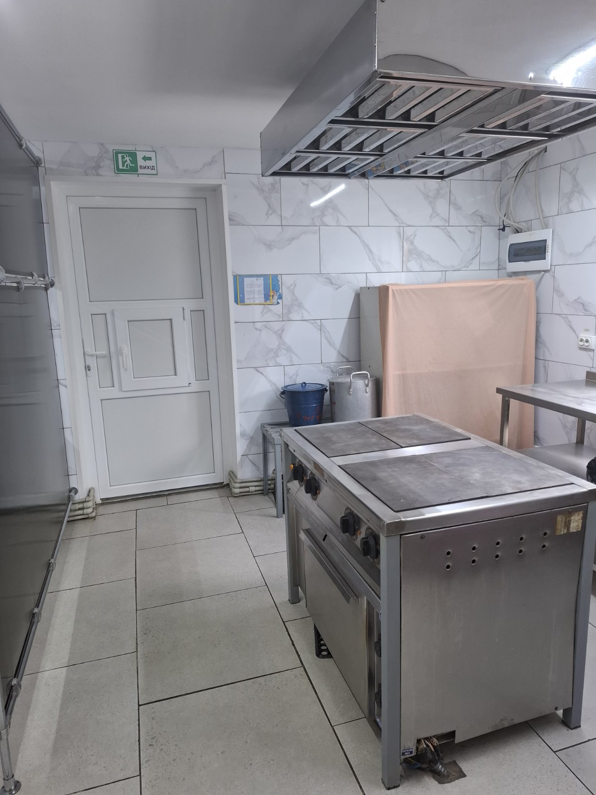 Фото без опису