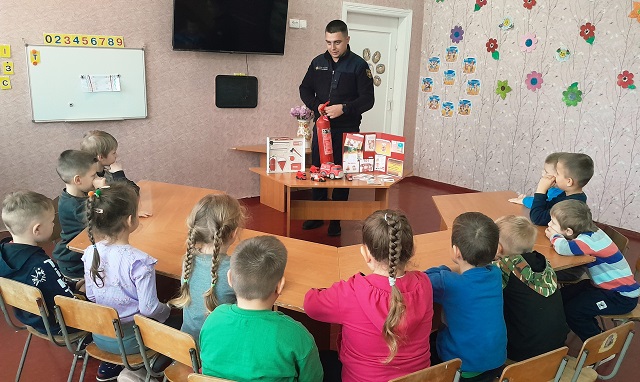 Фото без опису