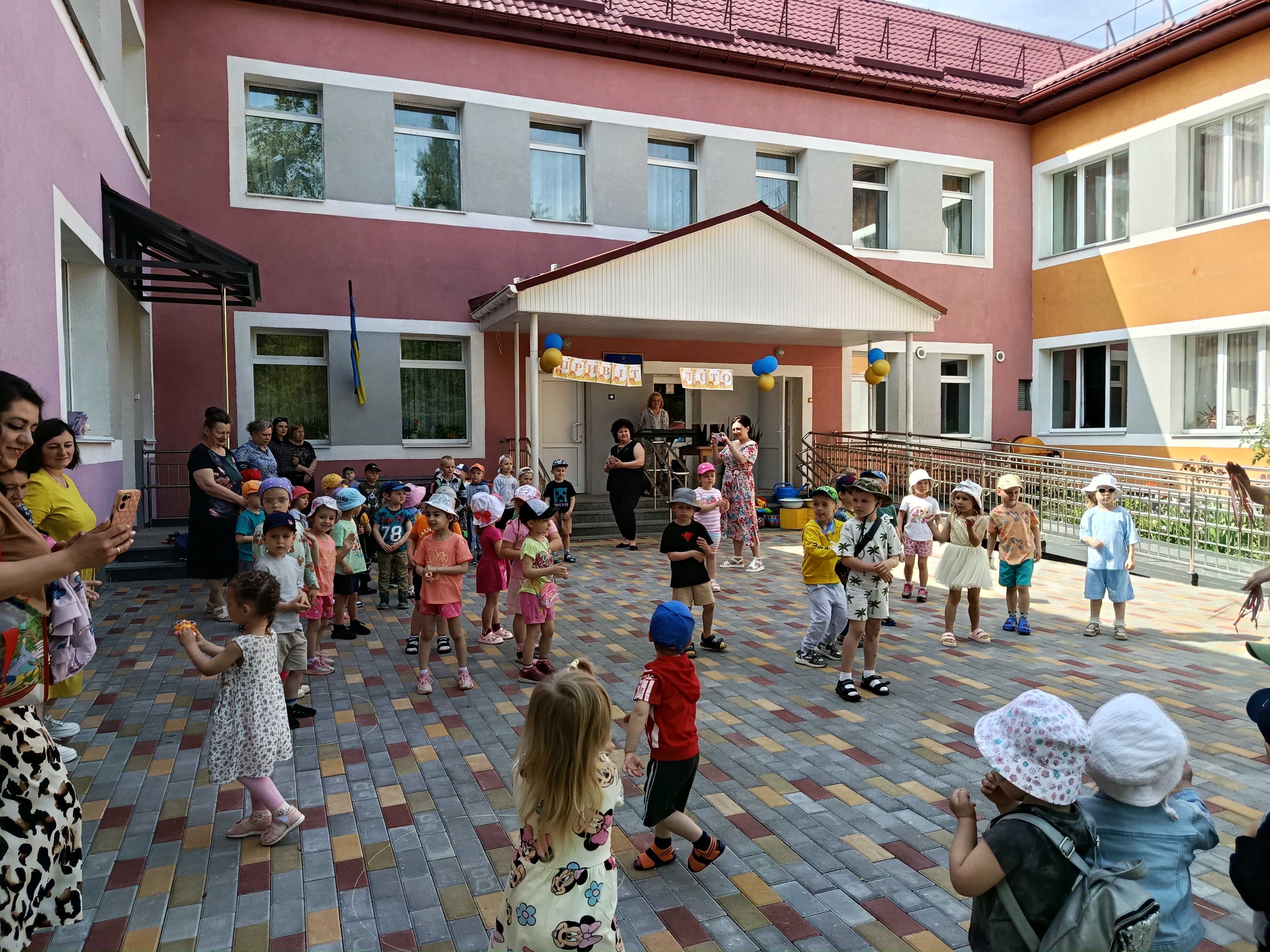 Фото без опису