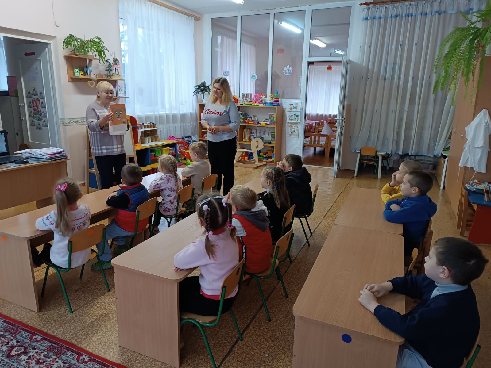 Фото без опису