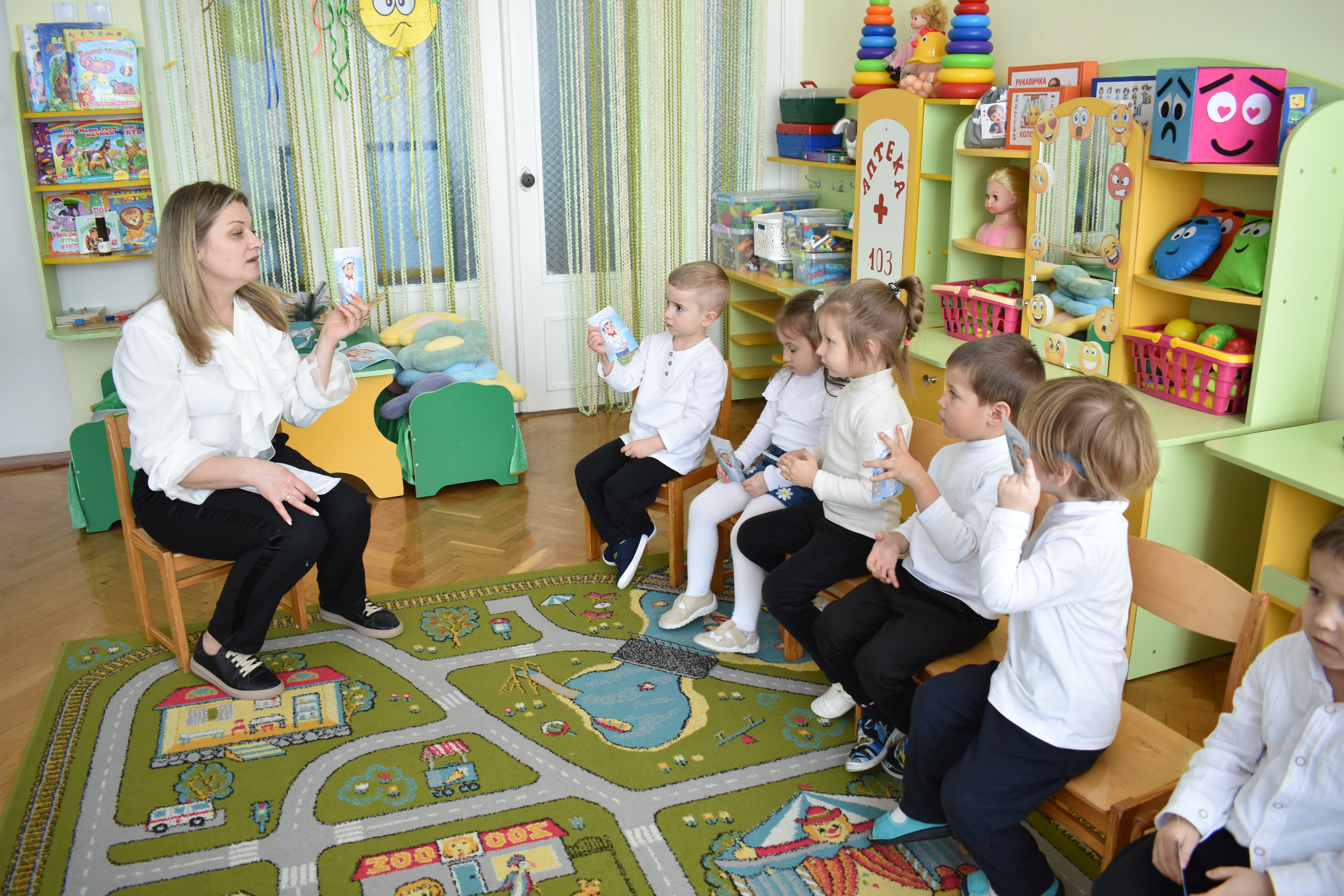 Фото без опису