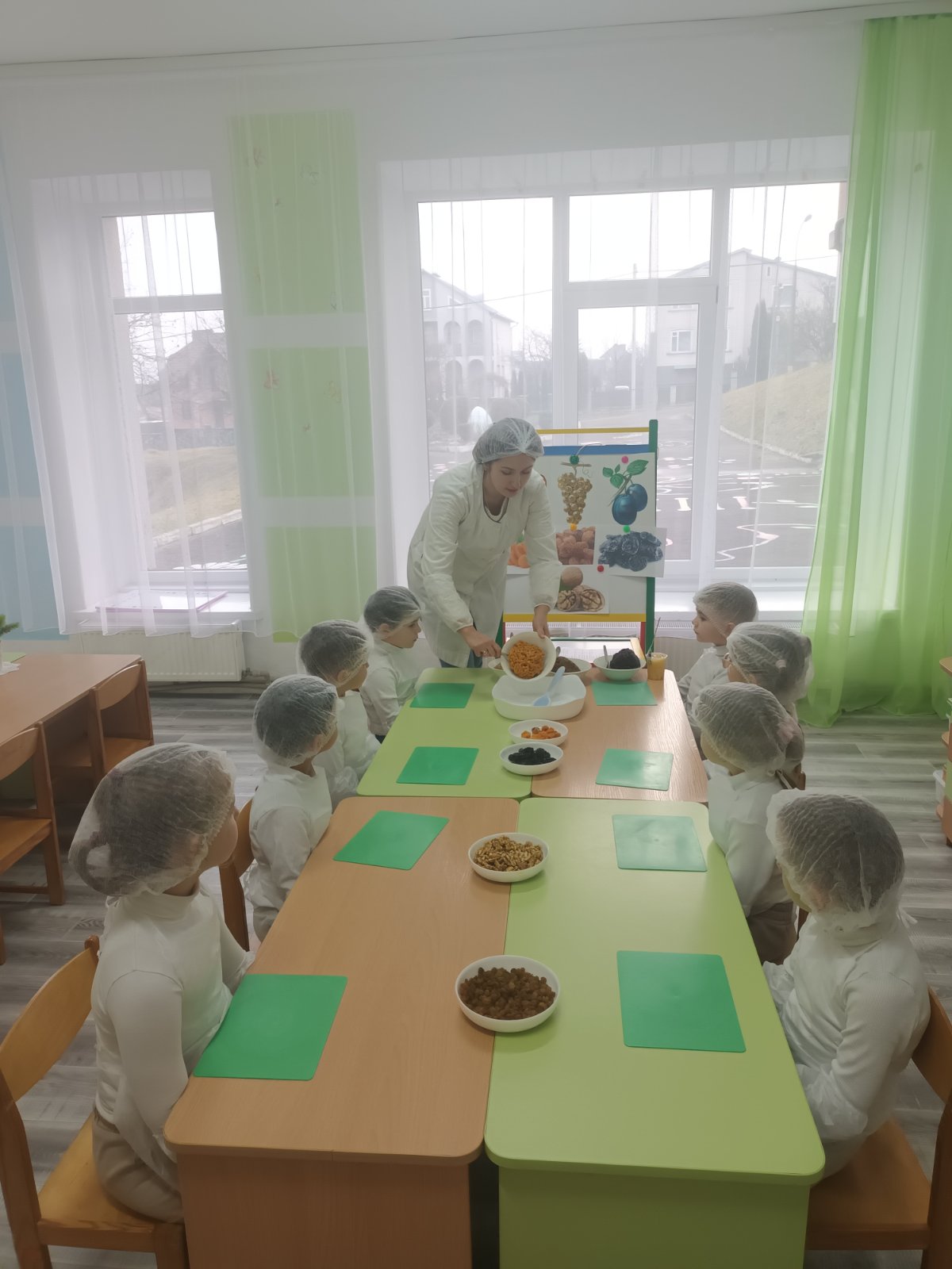 Фото без опису