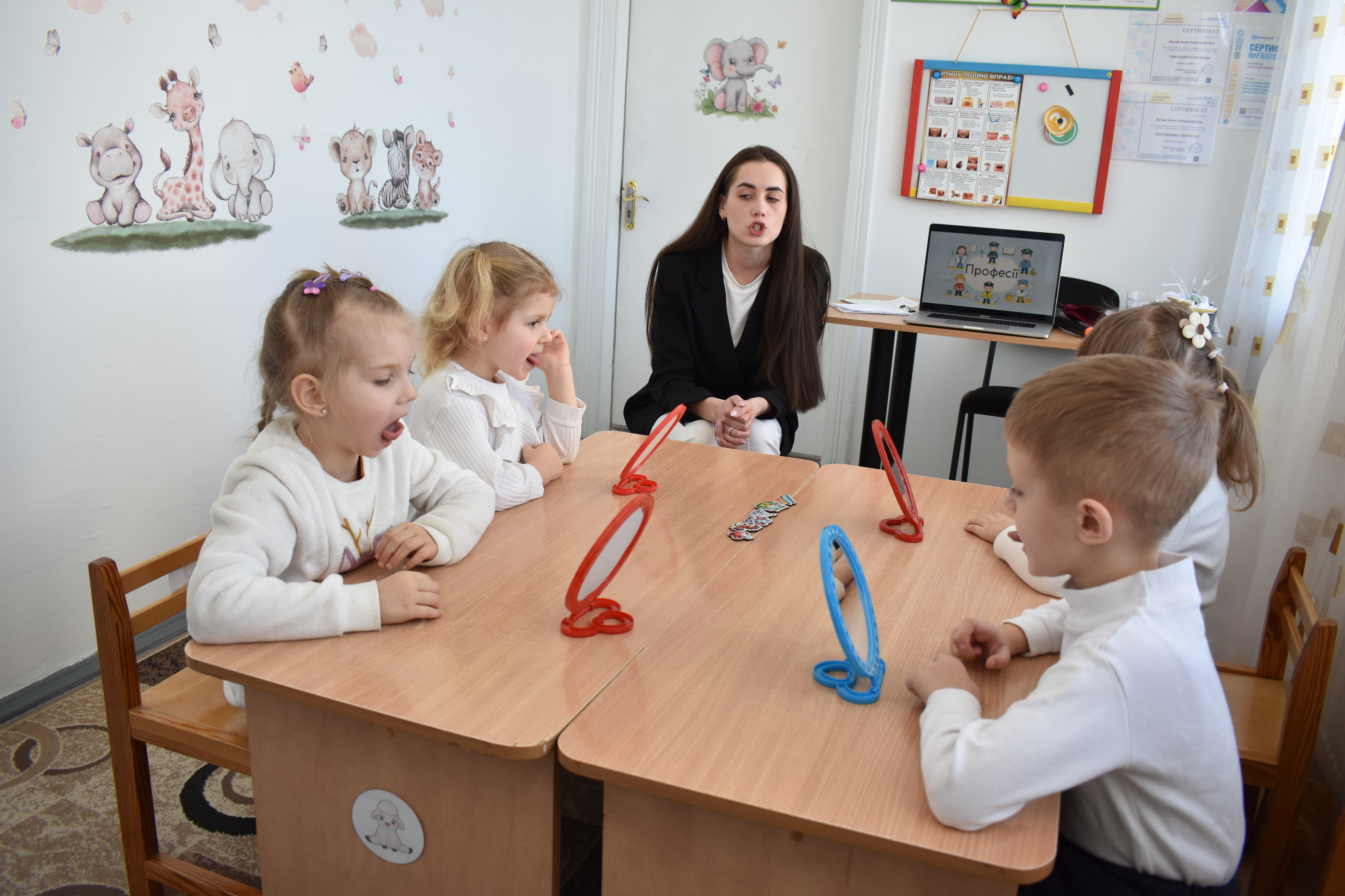 Фото без опису