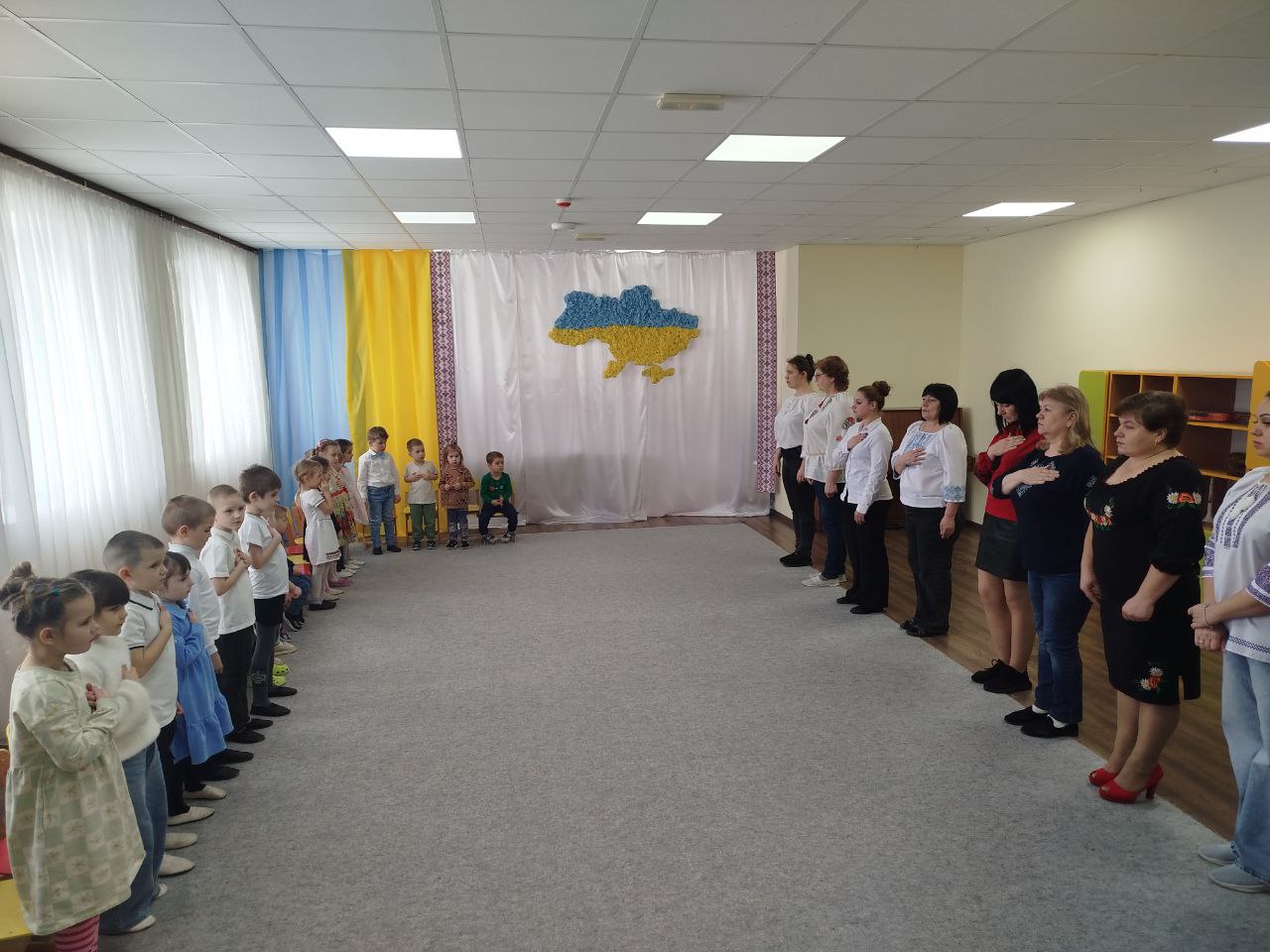 Фото без опису