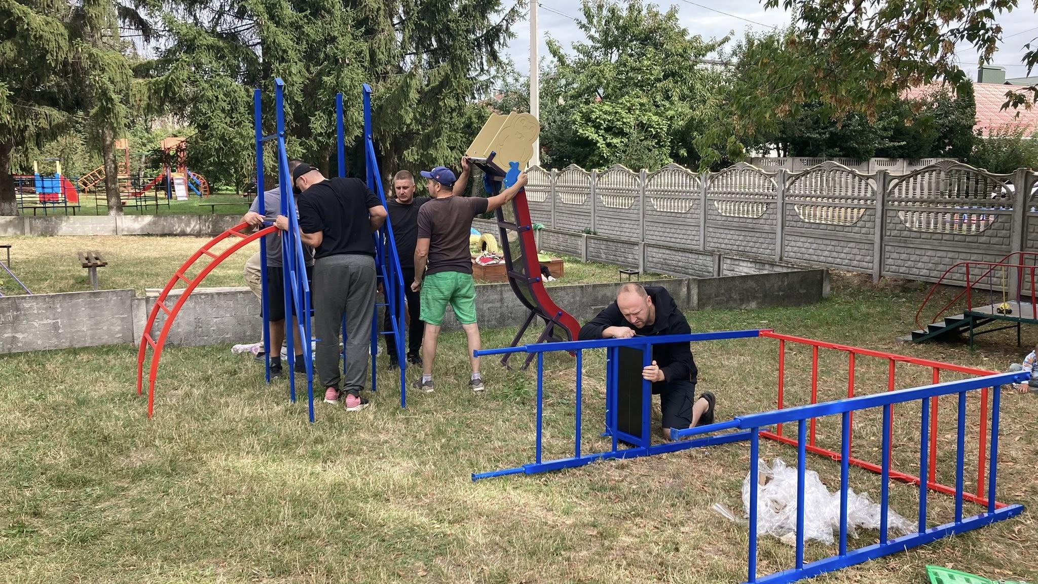 Фото без опису