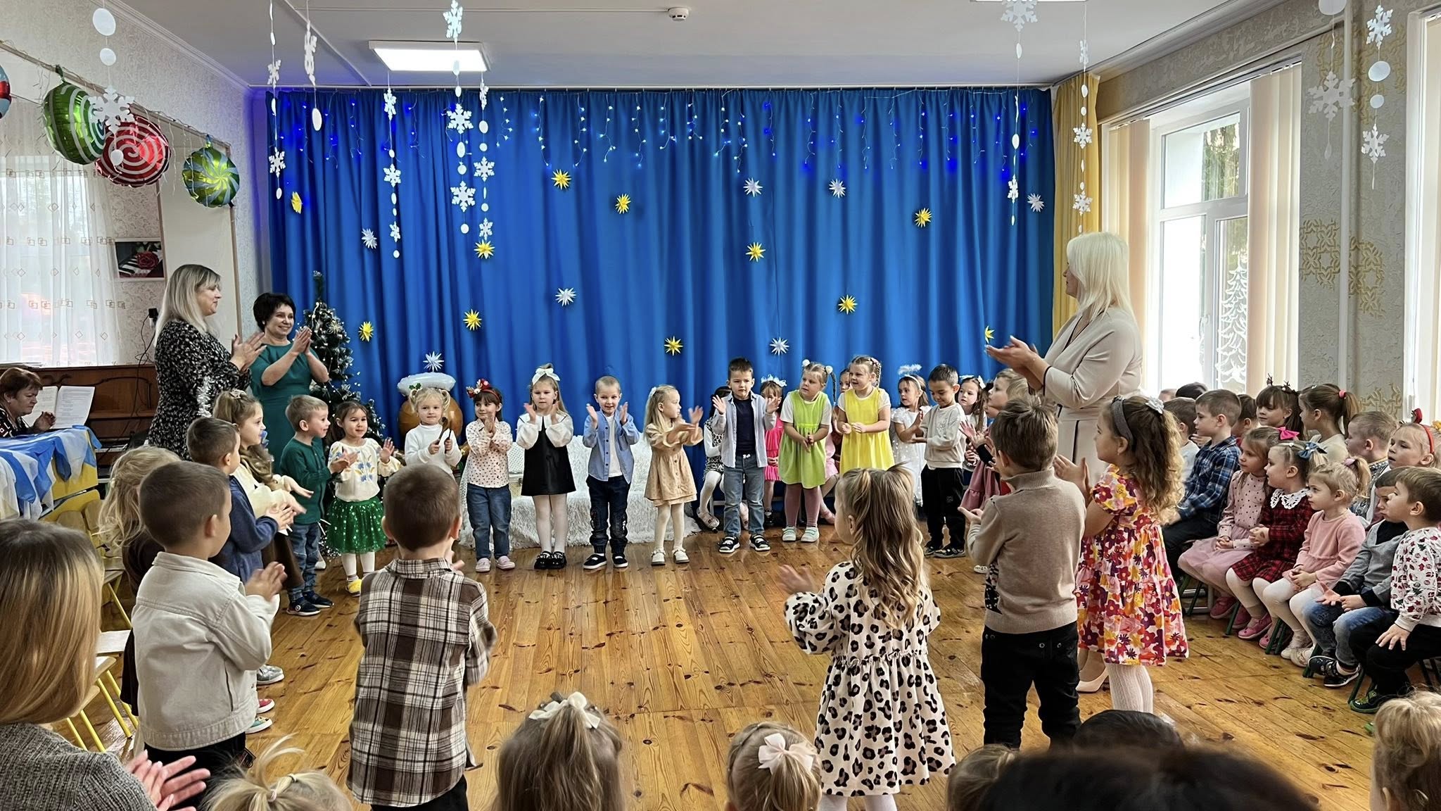 Фото без опису