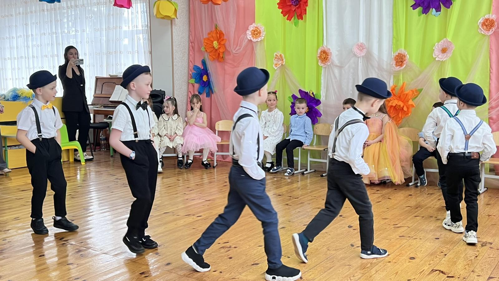 Фото без опису