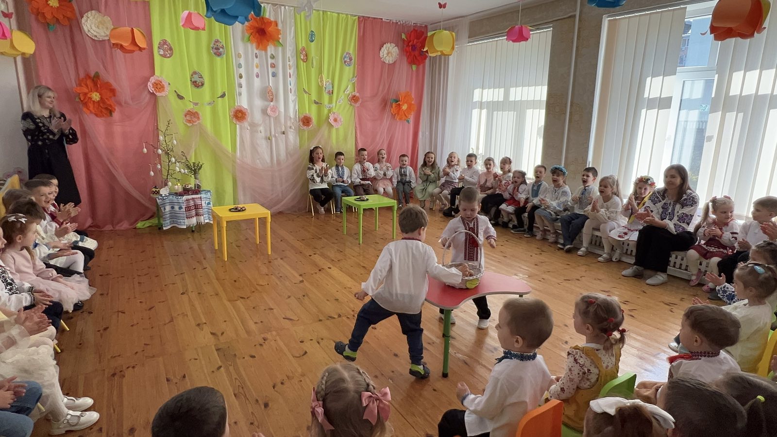 Фото без опису