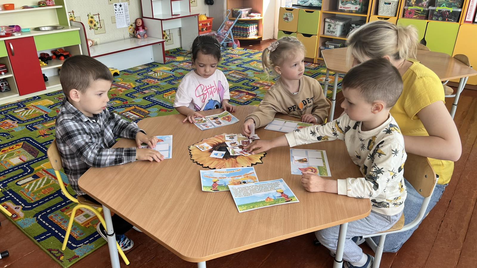 Фото без опису