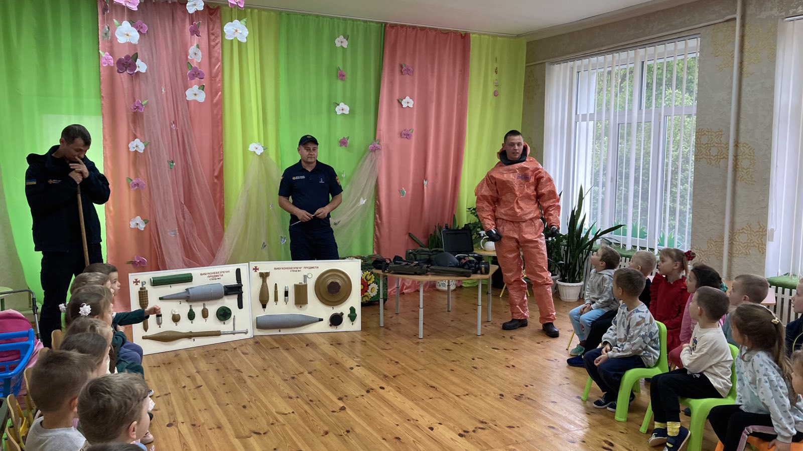 Фото без опису