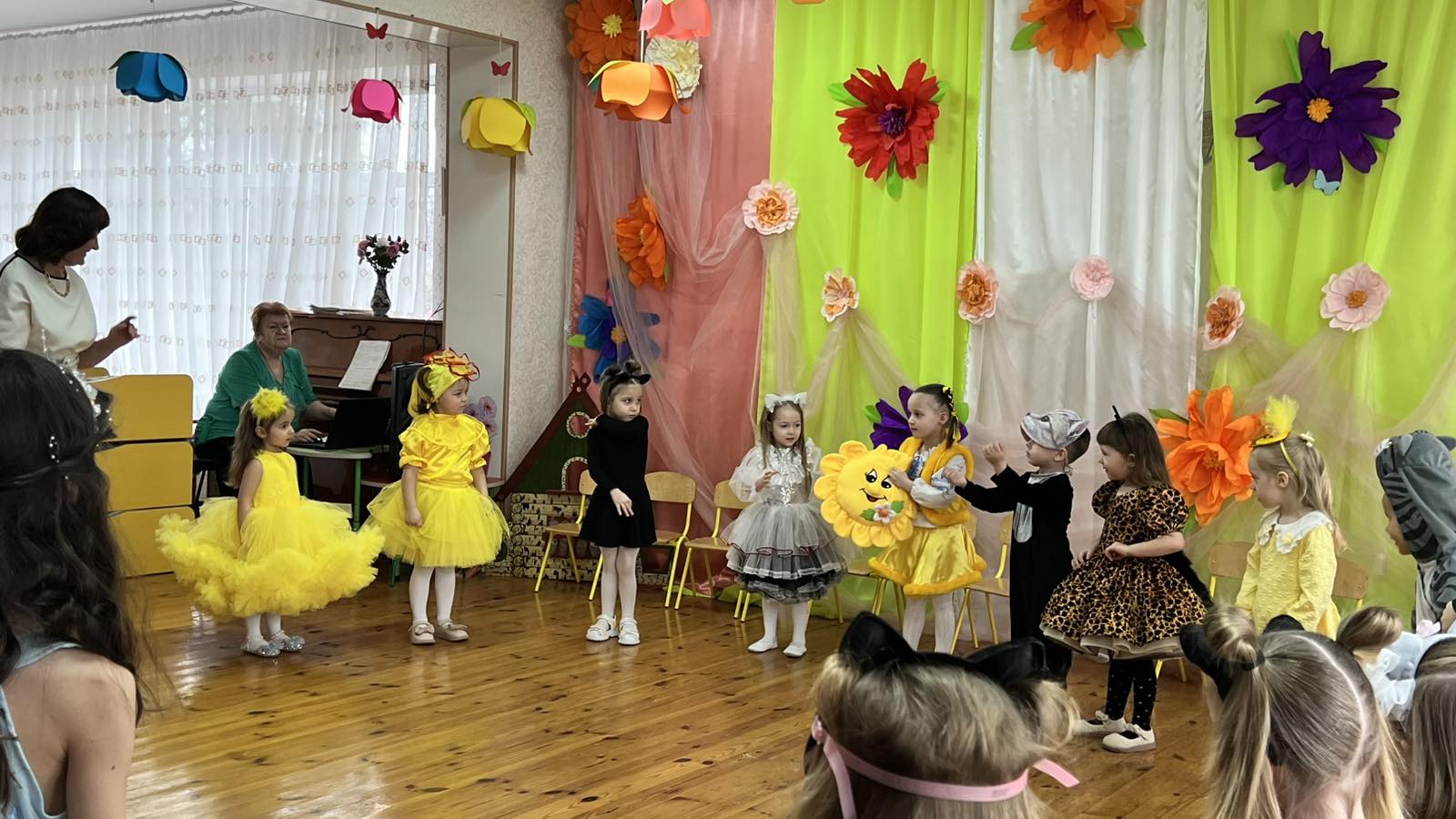 Фото без опису