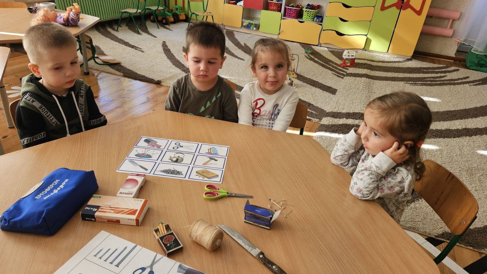 Фото без опису