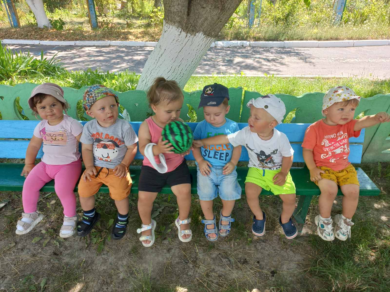 Фото без опису