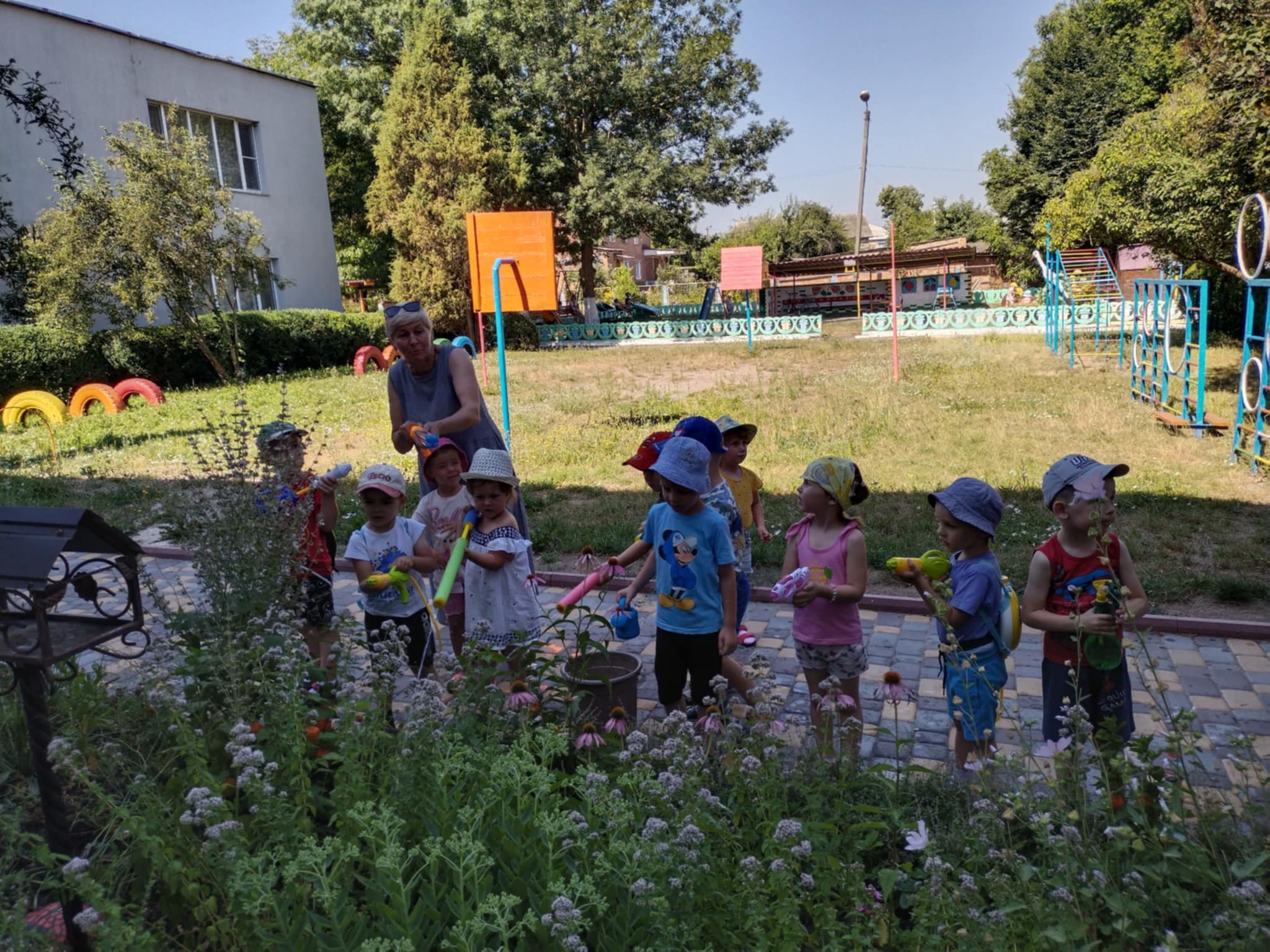 Фото без опису