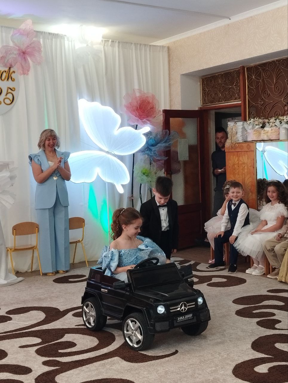 Фото без опису