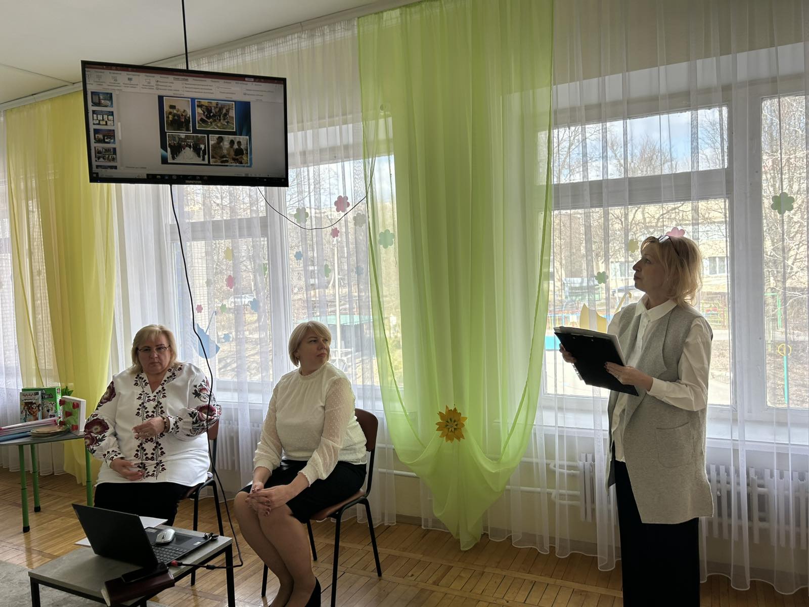 Фото без опису