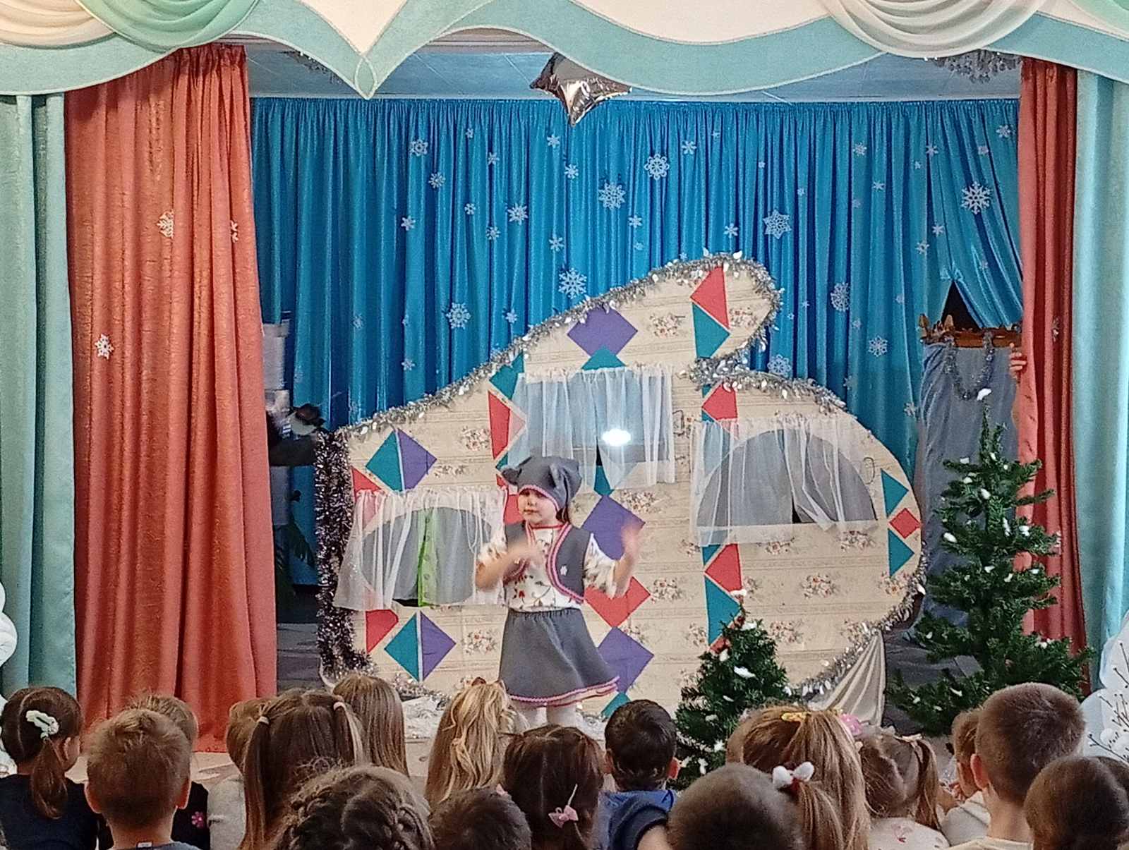 Фото без опису