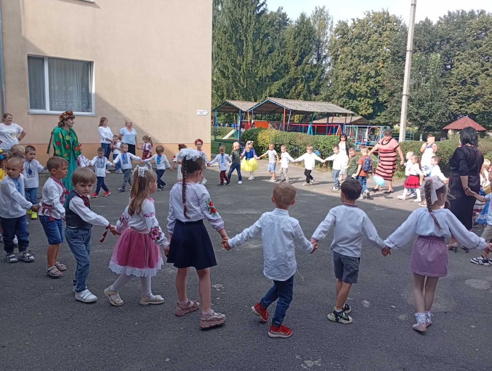 Фото без опису