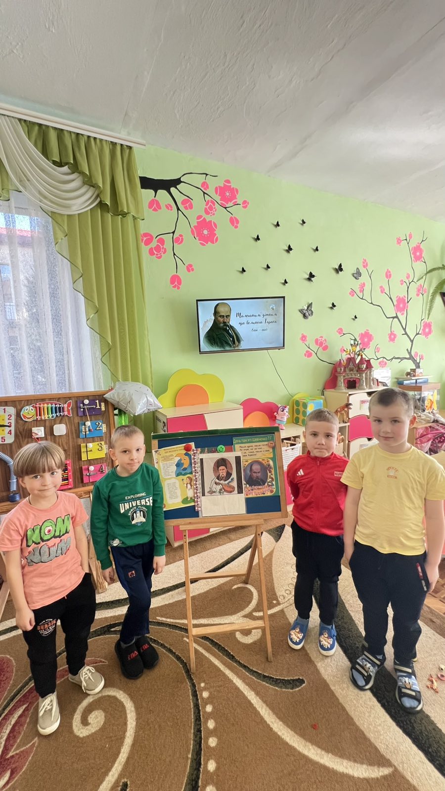 Фото без опису