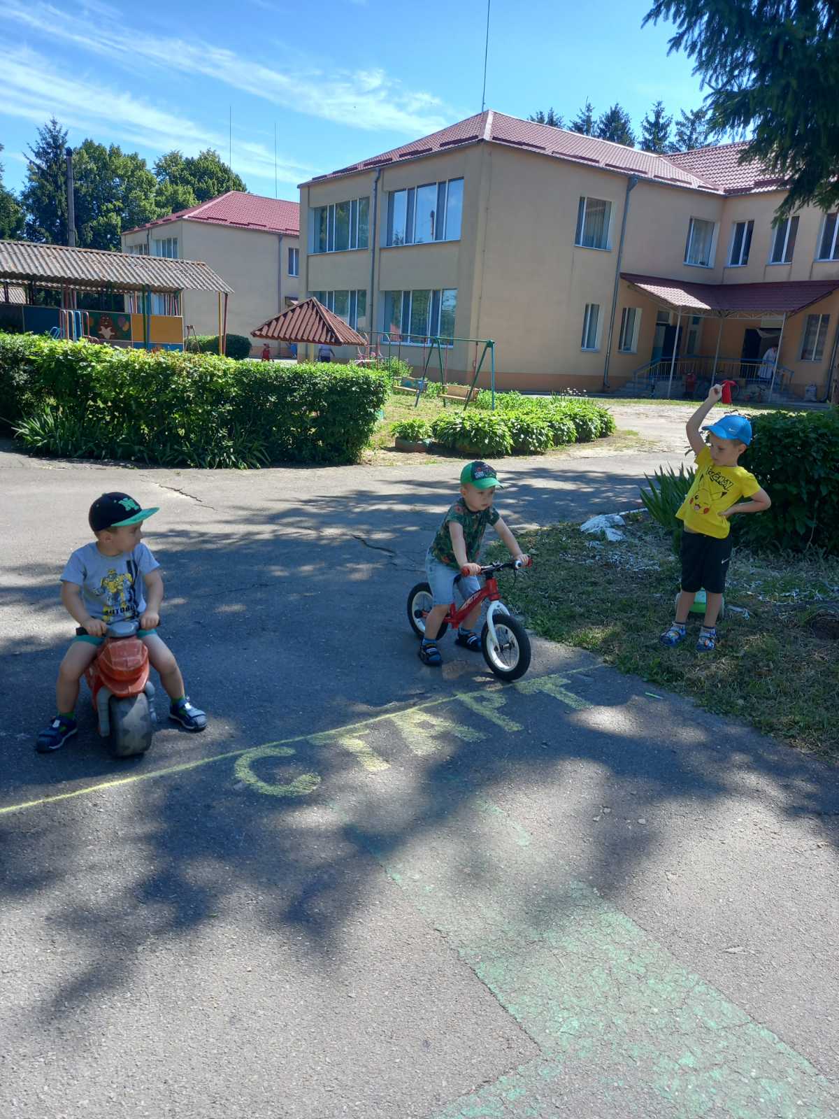 Фото без опису