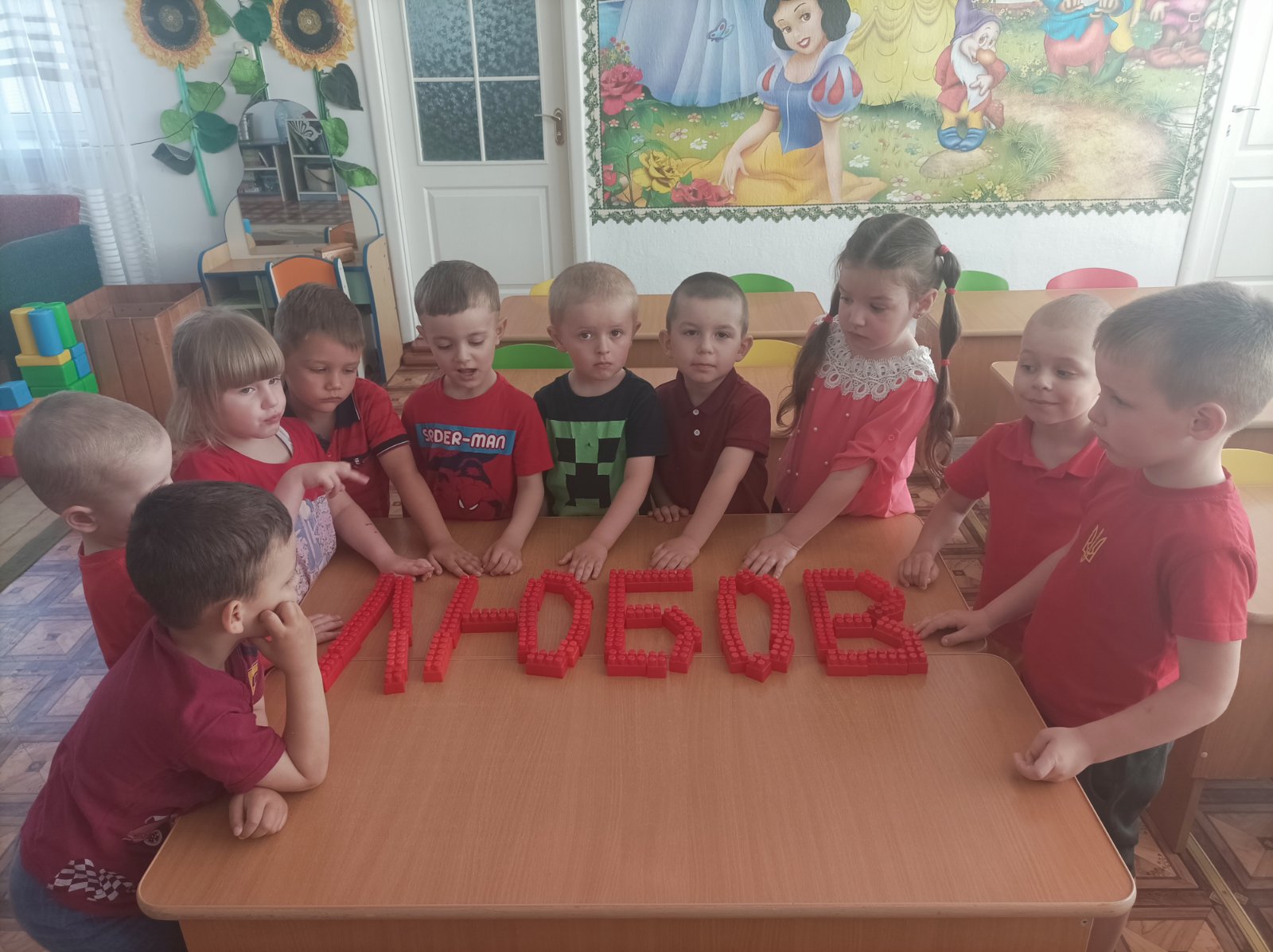 Фото без опису