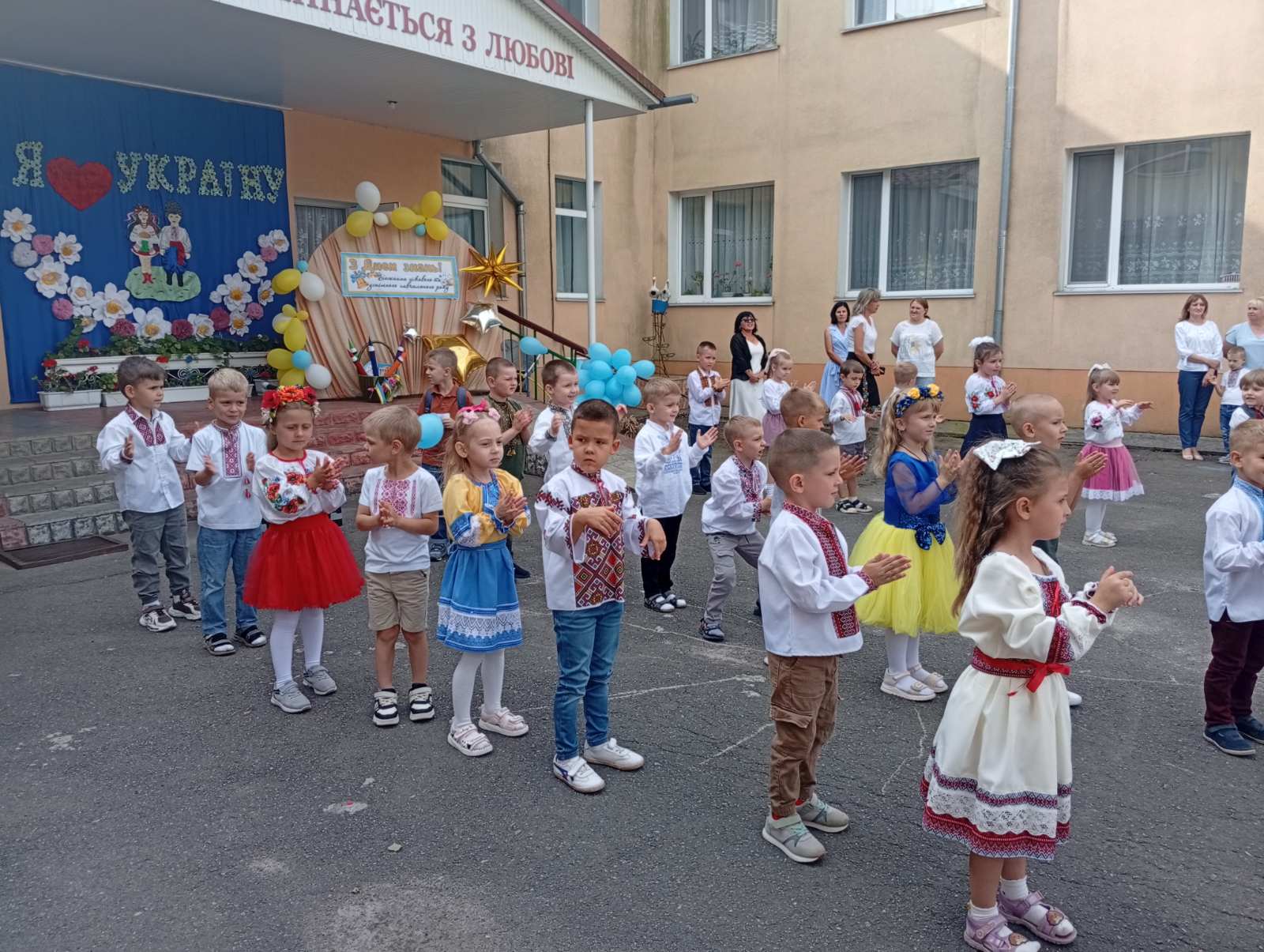 Фото без опису