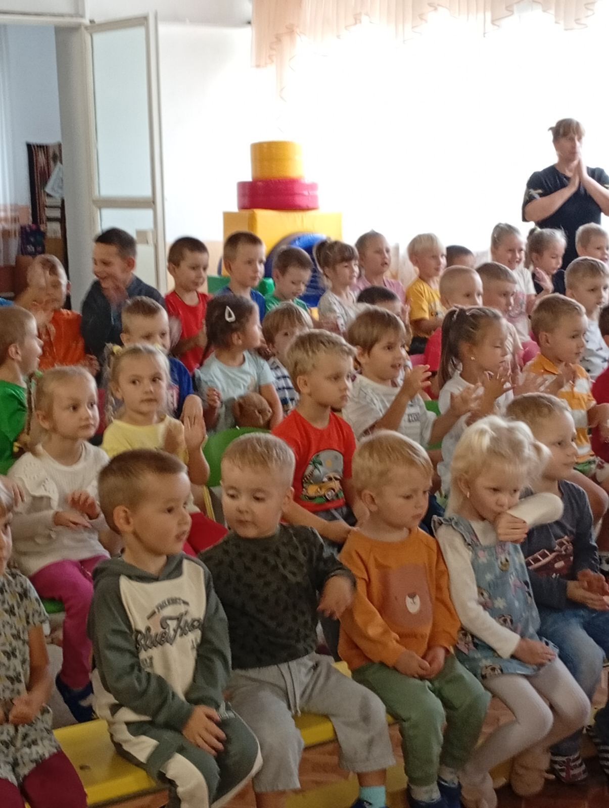 Фото без опису