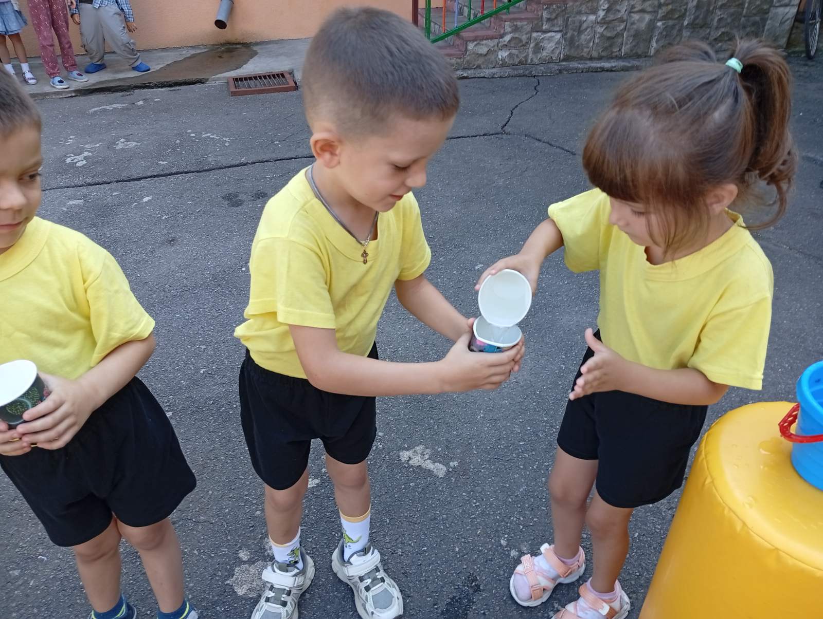 Фото без опису