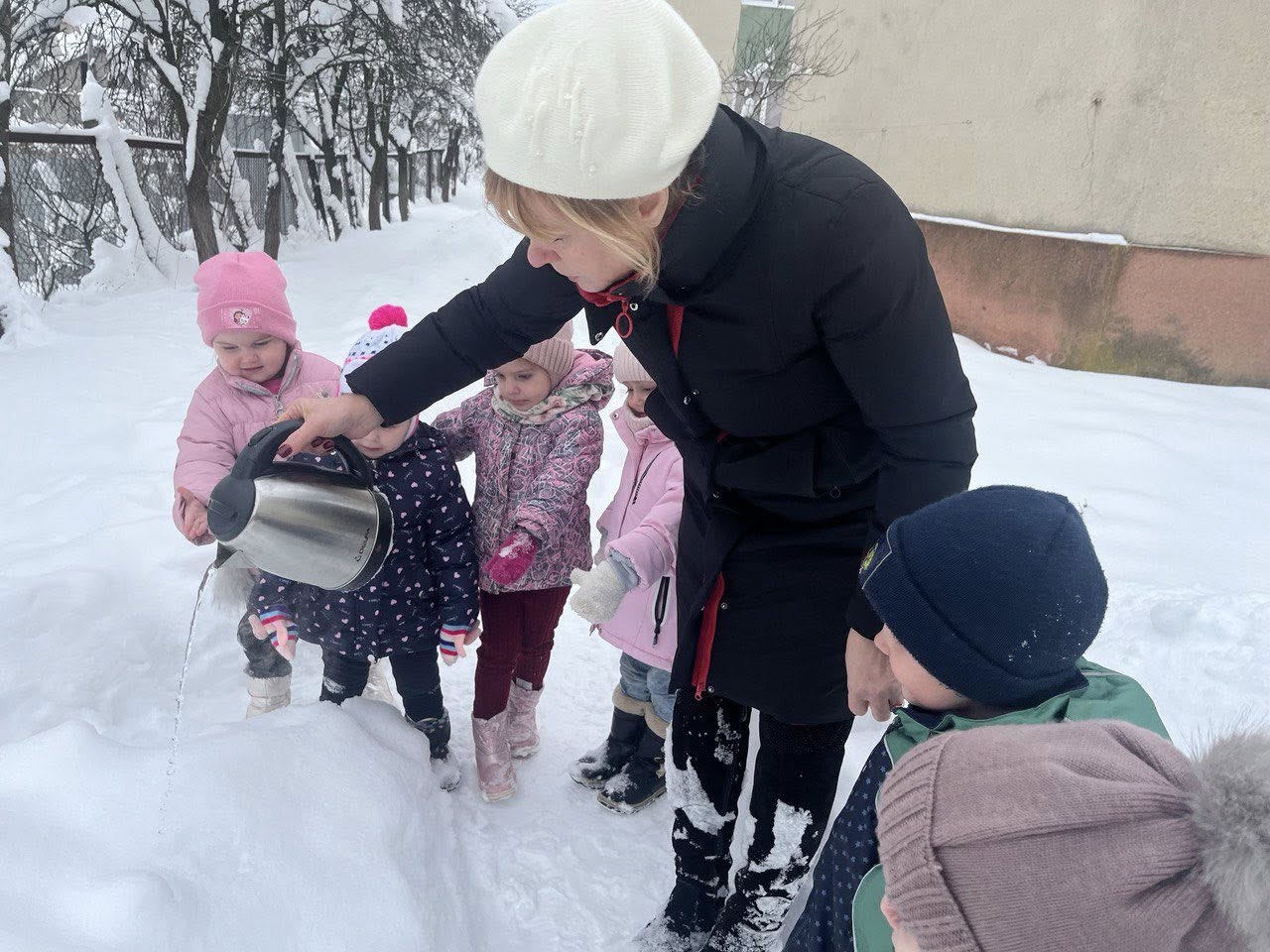 Фото без опису