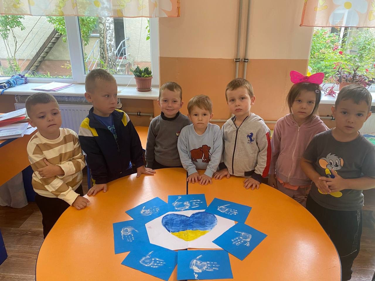 Фото без опису