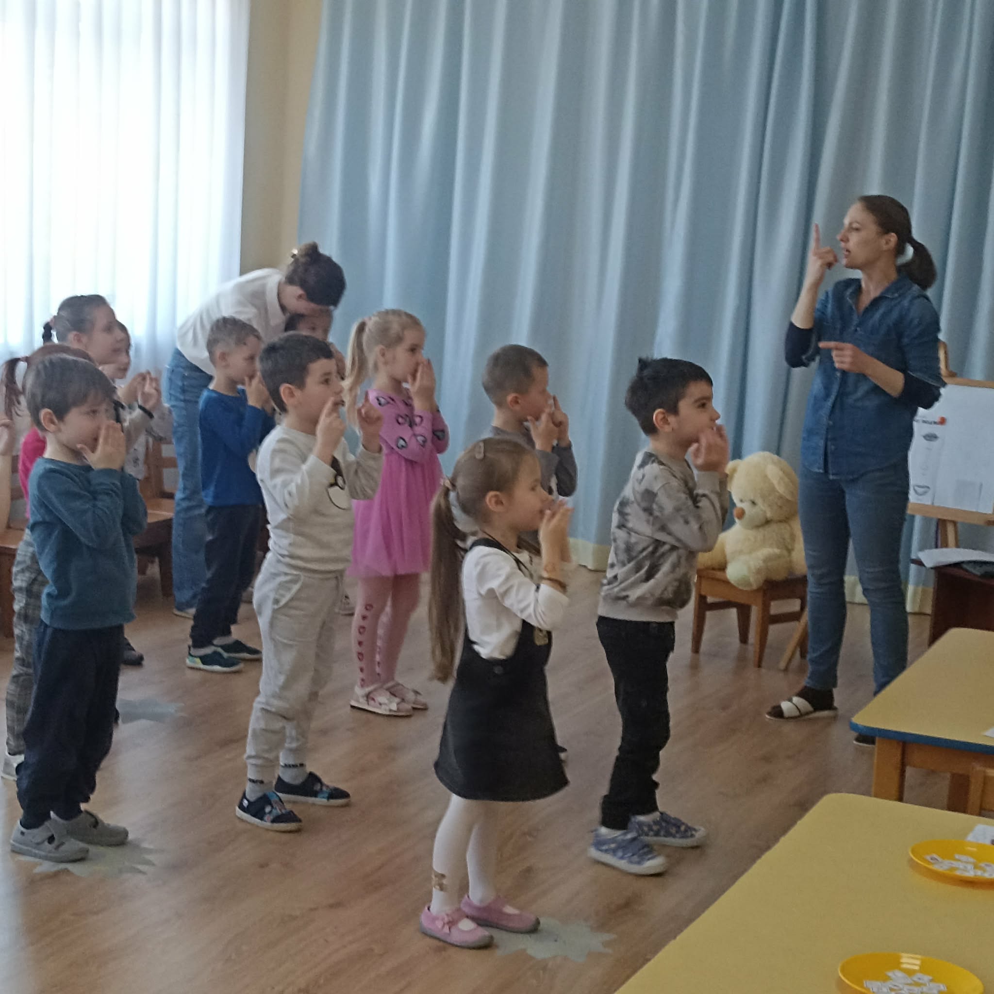 Фото без опису