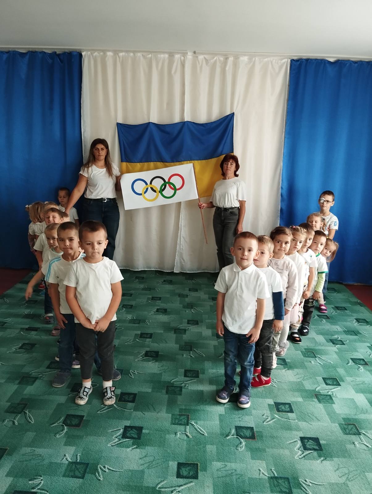 Фото без опису