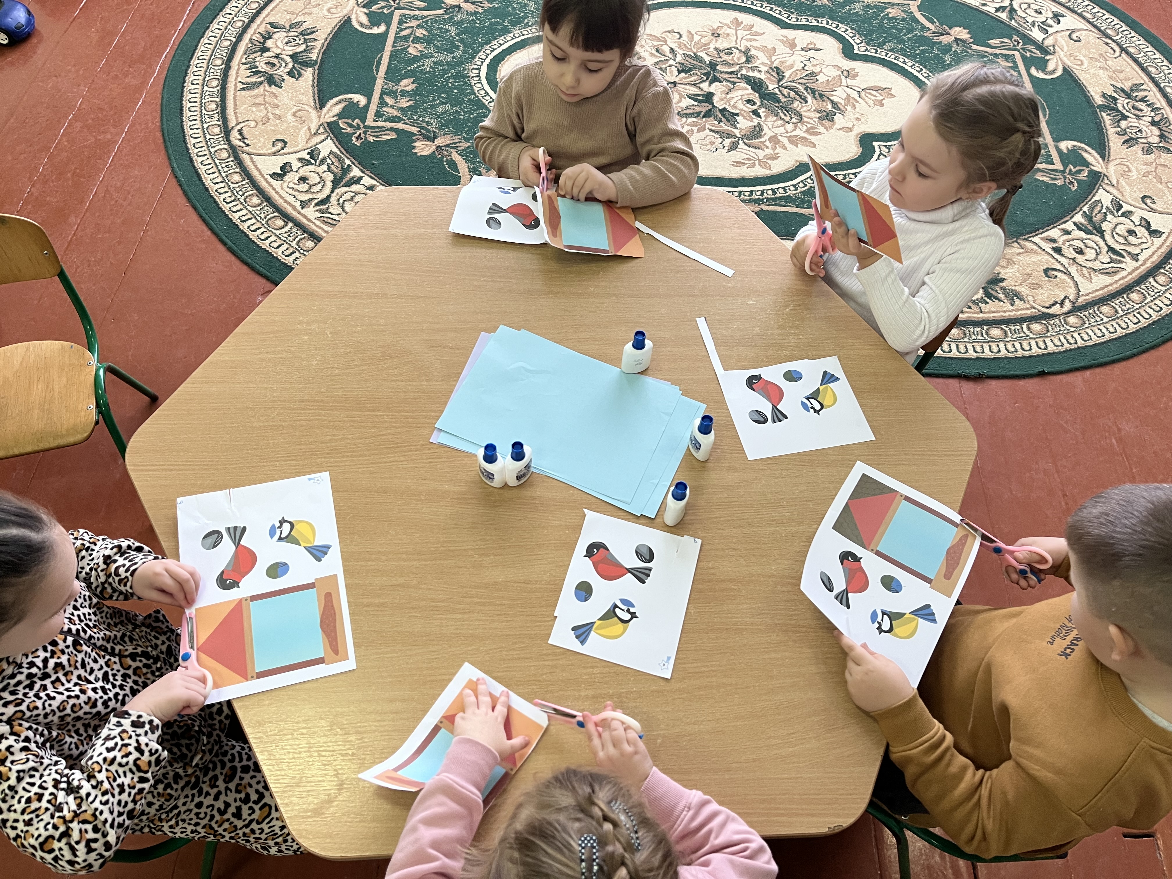 Фото без опису